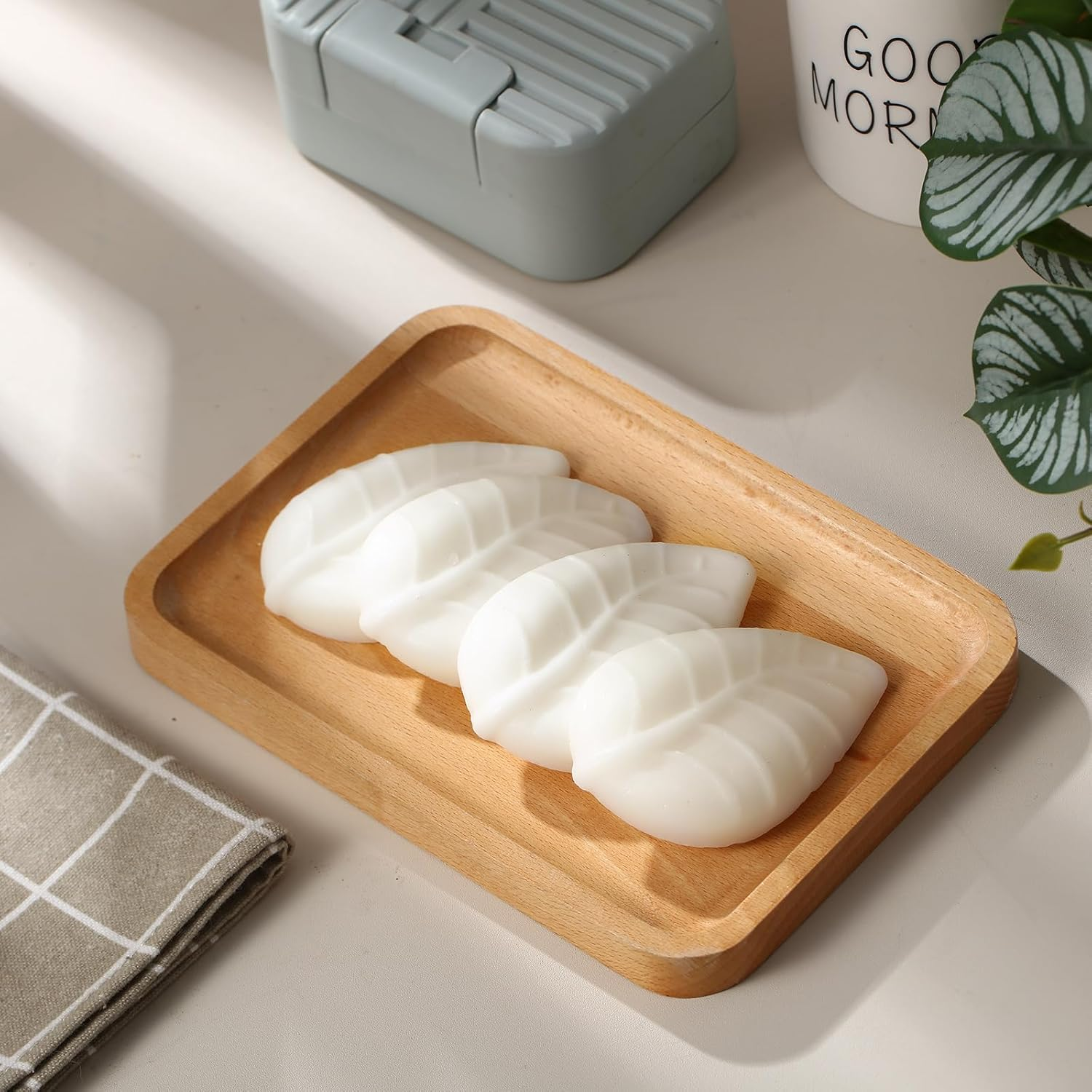 Lineshading 200G Autumn Theme Decorative Soap Fall Baby Shower Favors Decor Pumpkin Acorn Maple Leaf Shaped Mini Soaps for Bathroom Home Wedding Party Bulk Bridal Shower Favors Gifts