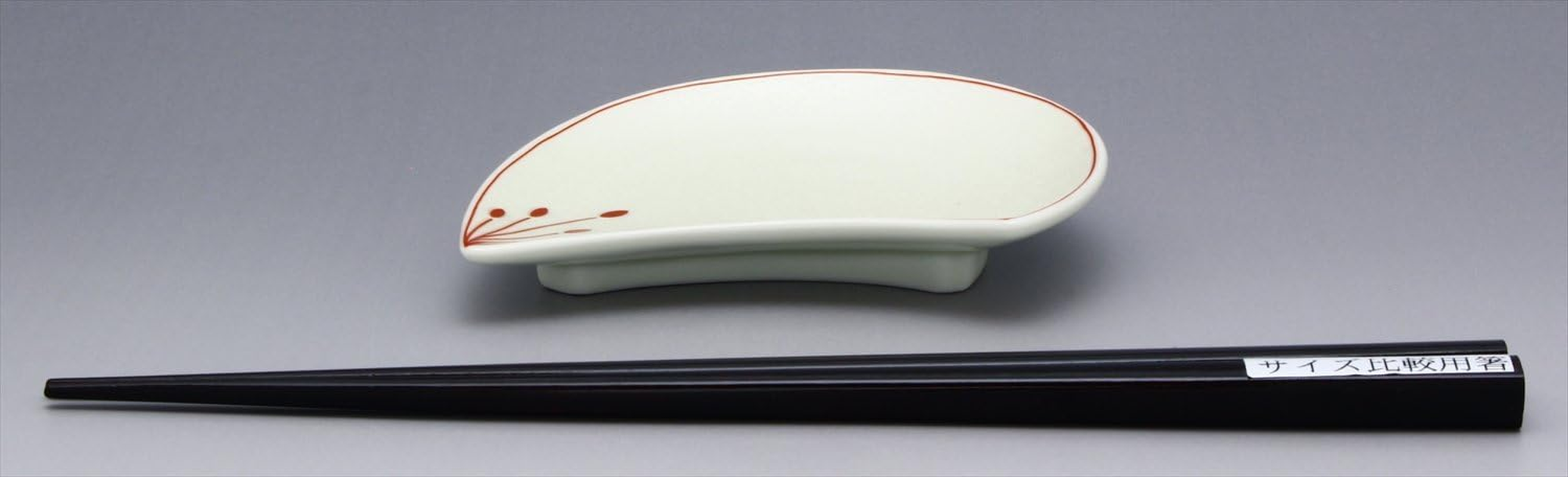 Arita Ware 97908 Kouraku Kiln Plum Petals, Small Plates, Set of 5, White Glazed Silver image number 3