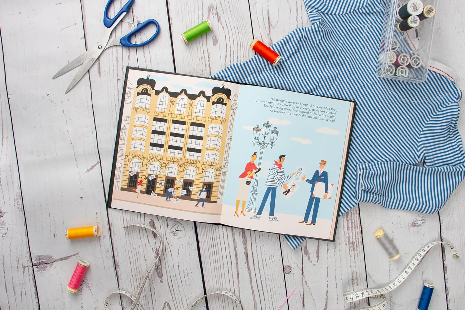 Yves Saint Laurent: Volume 130 image number 4