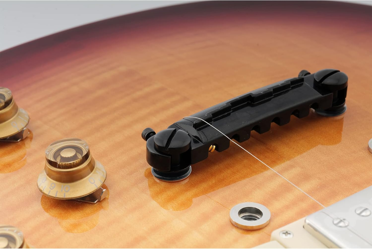 Musiclily Pro 52.5Mm Pre-Set Intonatable Wraparound Bridge Tailpiece for Epiphone Les Paul Junior LP Style Guitar, Black