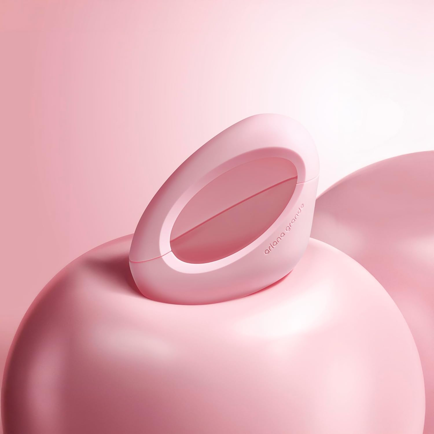 Ariana Grande Mod Blush image number 4