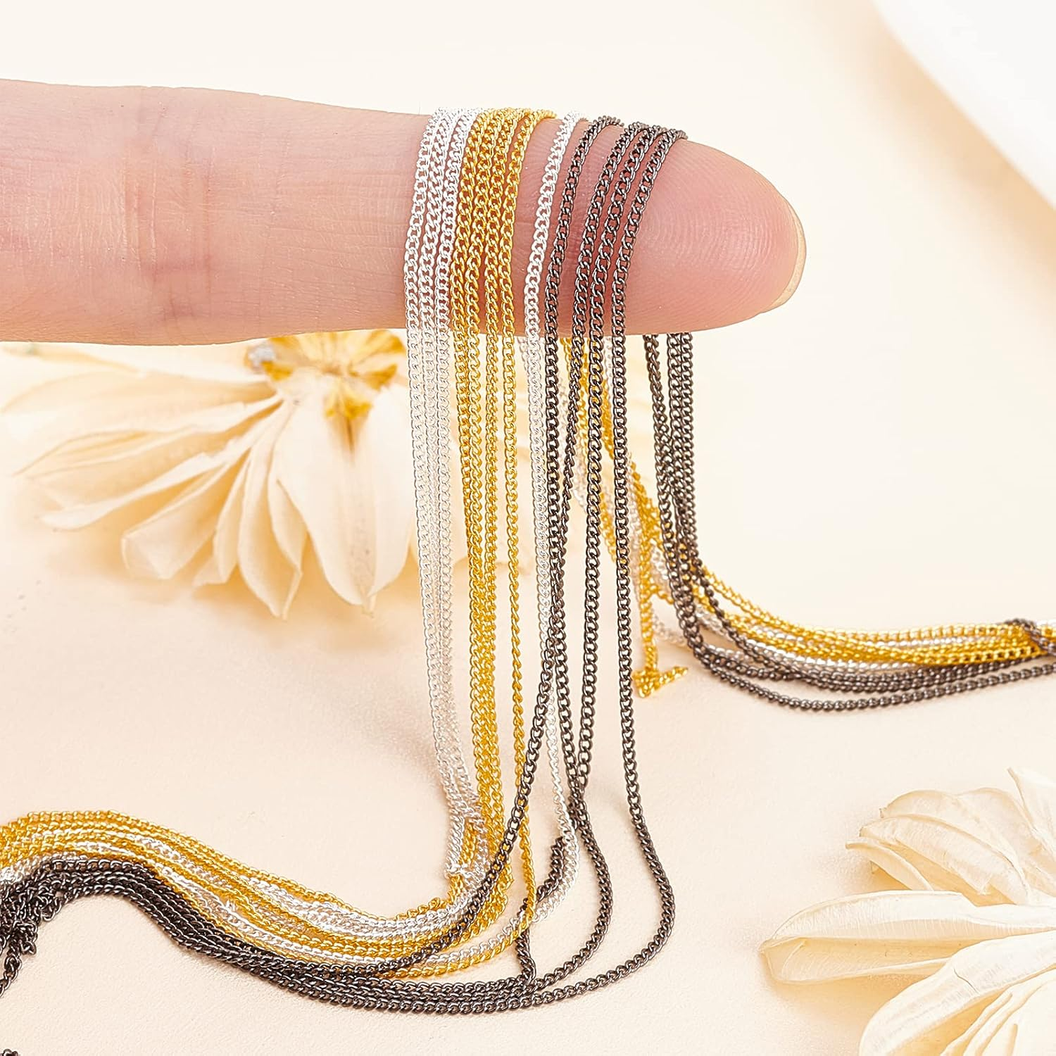 NICENEEDED Metal Nail Art Chains - Jewelry Decorations with Box, 3D Gold, Silver & Black Ornaments, Studs for Manicure & DIY image number 3