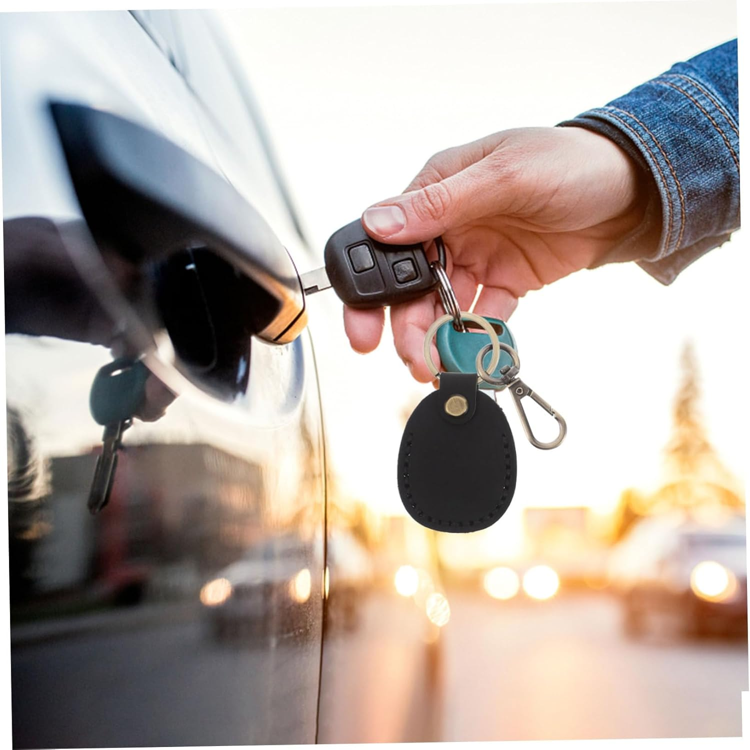 LOORGVEL 3Pcs Pu Card Holder Keychain Set Retro Vintage Handmade Leather Key Fob Protector for Women Mini Access Card Sleeve Pouch for Smart NFC Storage image number 6