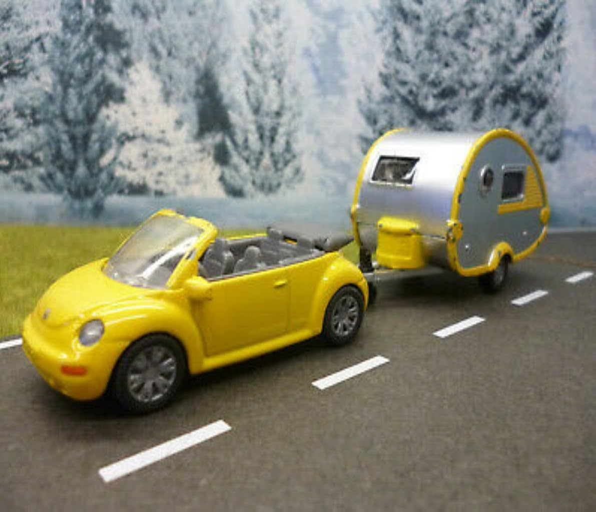Siku 1629 Volkswagen VW Beetle Cabriolet with Caravan &ndash; 1:55 Scale Diecast Metal Model Car & Trailer, Premium Collectible Toy Vehicle image number 2