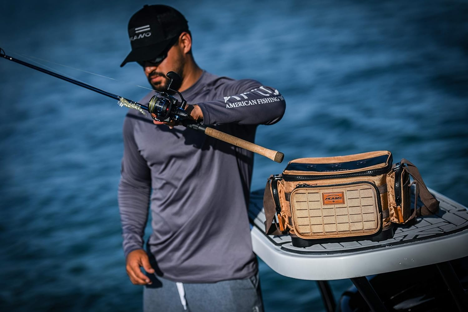 Plano Guide Series 3600 Tackle Bag, Medium, Beige 1680 Denier Fabric with Waterproof Base, Includes 5 Stowaway Utility Boxes, Premium Fishing Storage for Baits & Lures image number 6