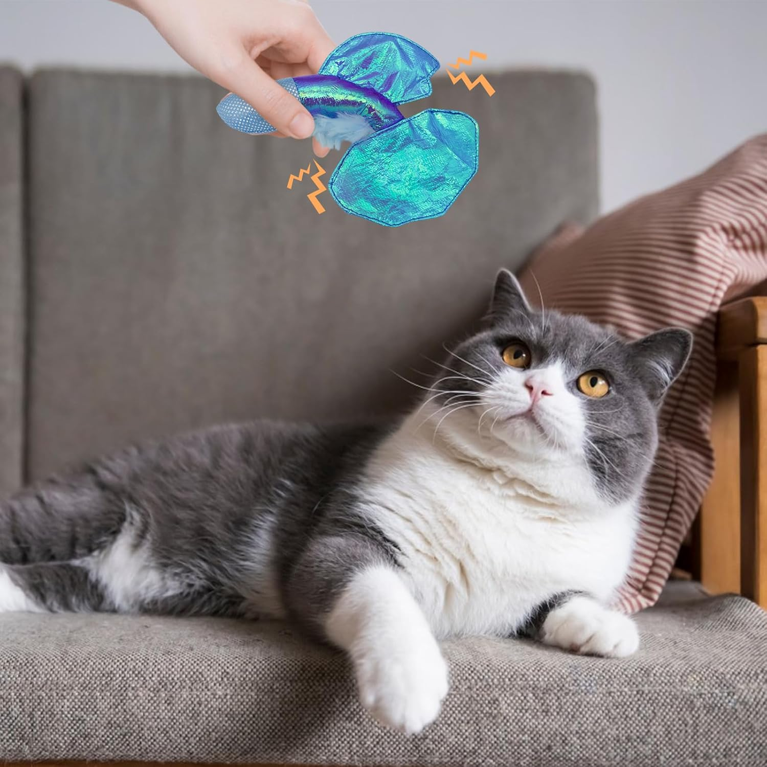 Andiker 4 Pieces Christmas Catnip Toy, Kitten Chewing Toy, Indoor Interactive Teething Toy, Santa Christmas Tree, Snowman, Gingerbread Man Catnip Toy (1Fish) image number 4