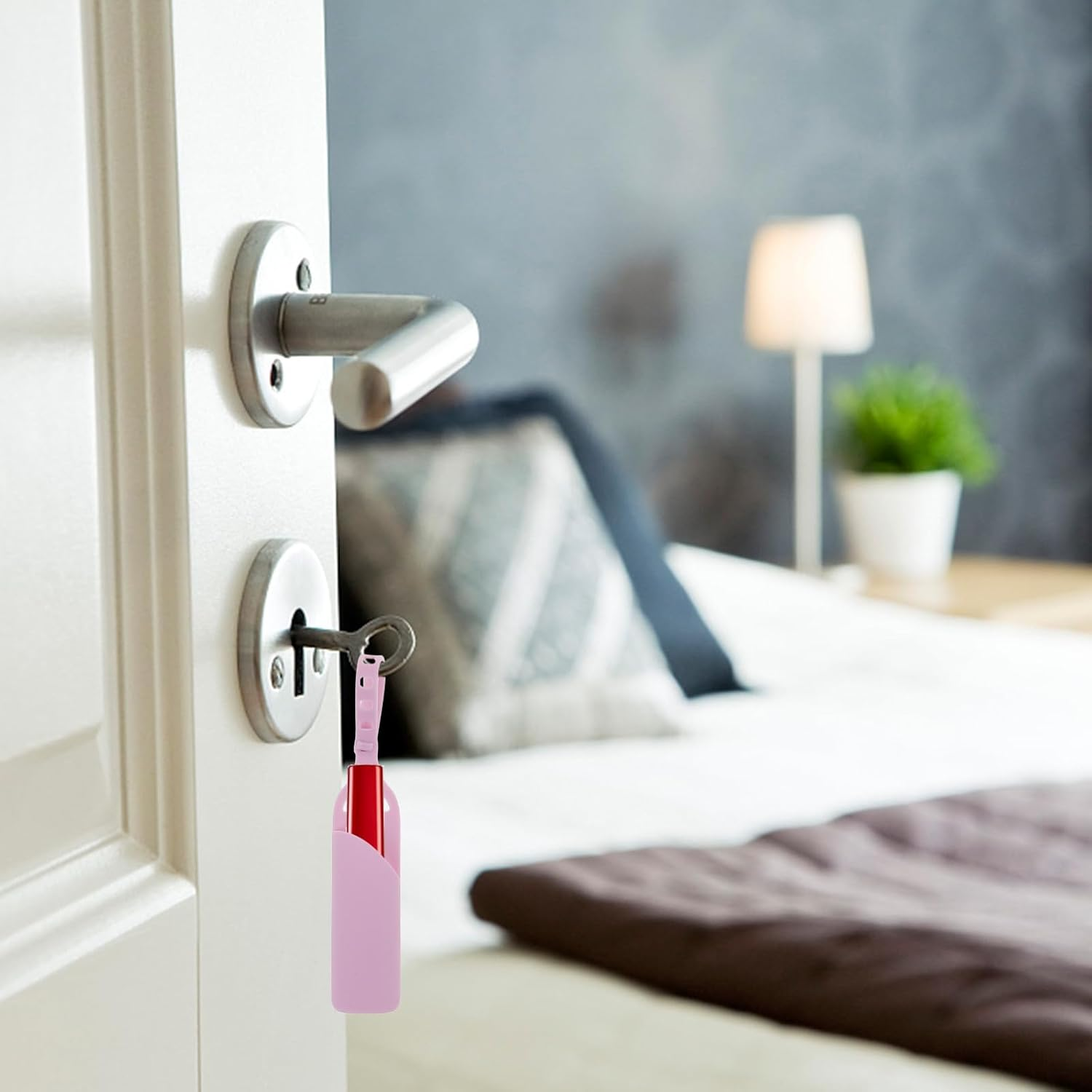 HOMOCONO Portable Silicone Lipstick Holder Mini Lip Balm Pouch Compact Makeup Organizer Travel-Friendly Small Lipstick Storage Bag and Easy Access image number 4