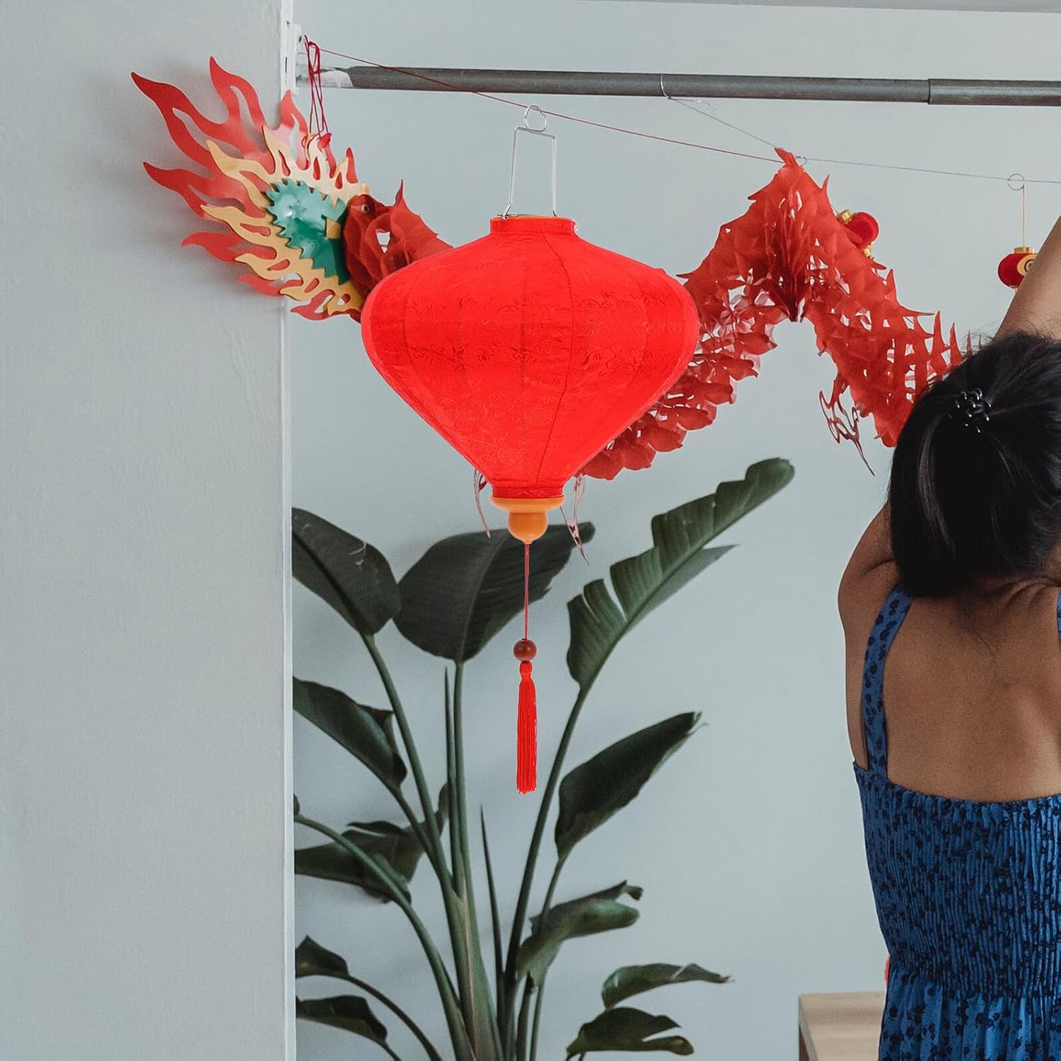 Iplusmile Vietnamese Diamond-Shaped Silk Lantern 12-Inch Red Hanging Lantern Decorative Outdoor Asian Wedding Party New Year Festival Ornament image number 1