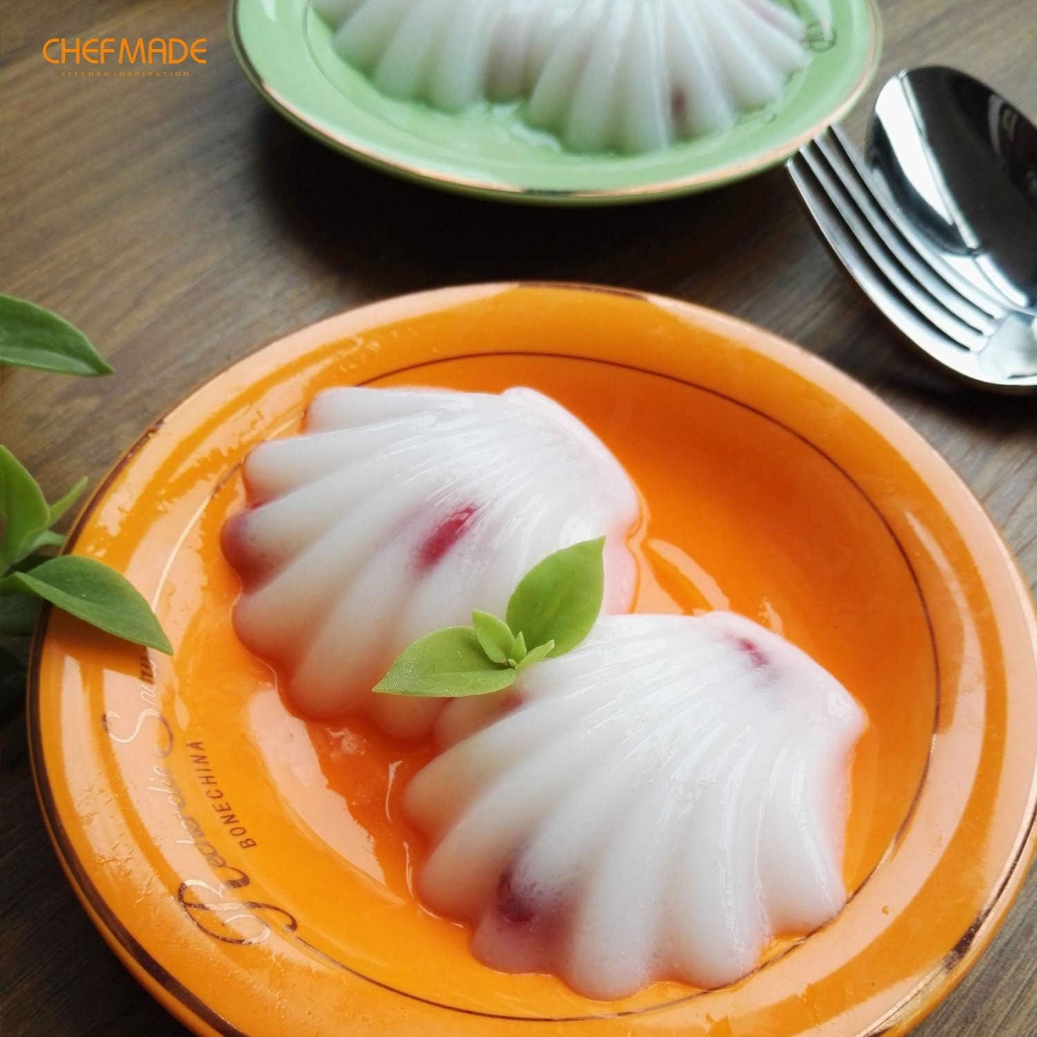 CHEFMADE Tube Cake Pan, 12-Cavity Non-Stick Cyclone Doughnut Bakeware for Oven Baking (Champagne Gold) image number 6