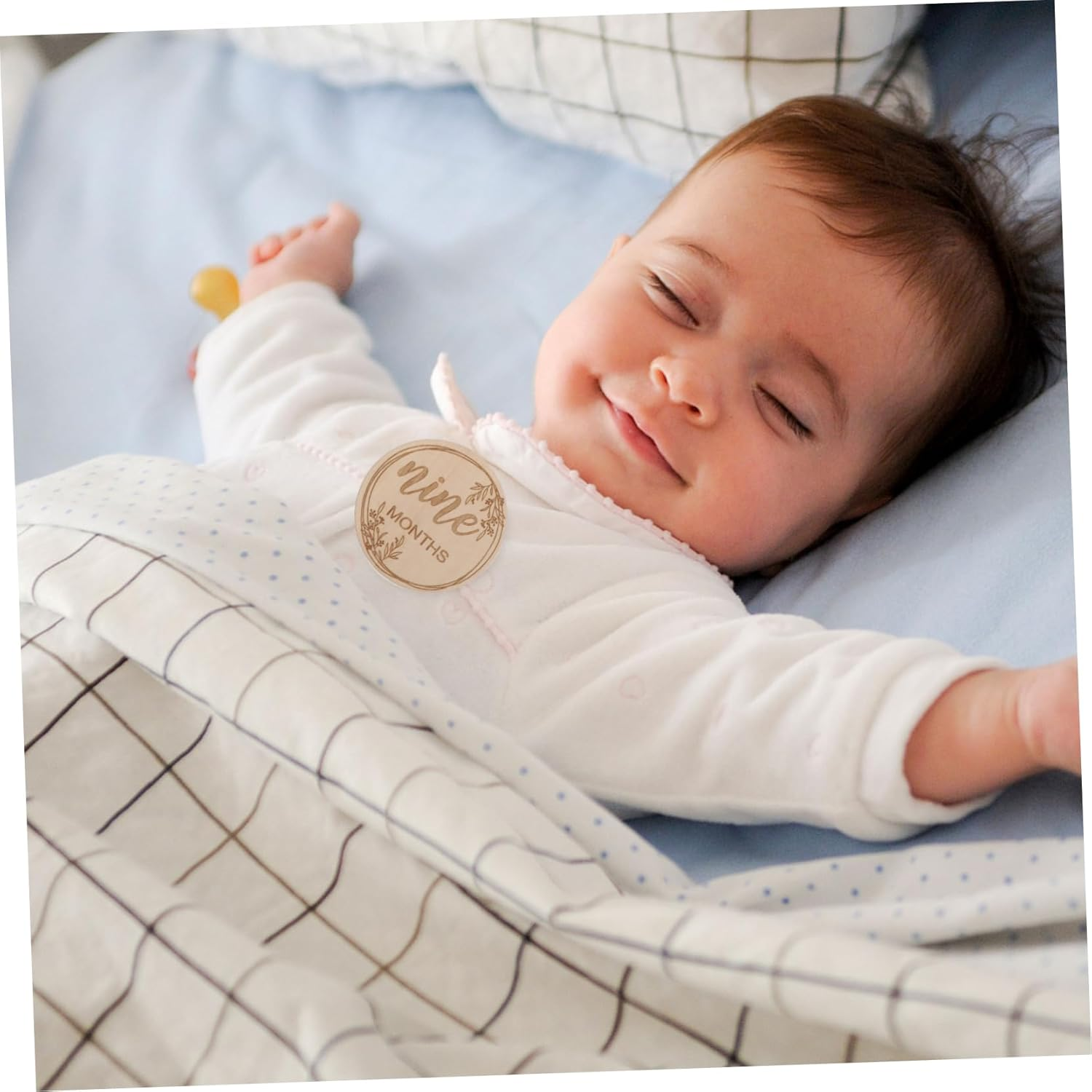 YARNOW 1 Set Newborn Milestone Cards Beautiful Wooden Growth Cards for First Year Unique Photo Props to Track Growth Safe and Healthy Material image number 2