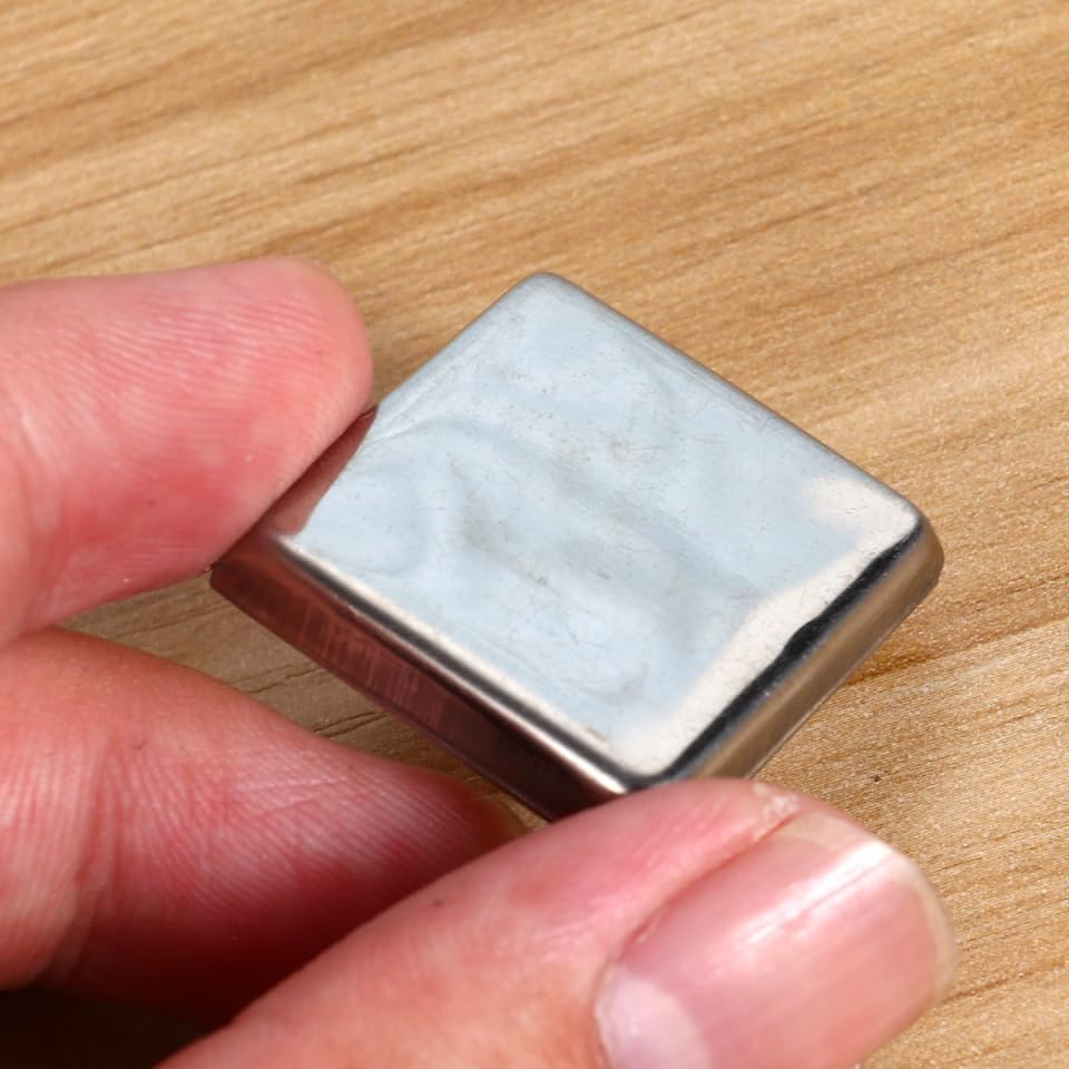 Minkissy 60Pcs Square Empty Metal Pans for DIY Eyeshadow Blusher Pressed Powder Makeup Plates for Crafting Cosmetics for Women Girls image number 1