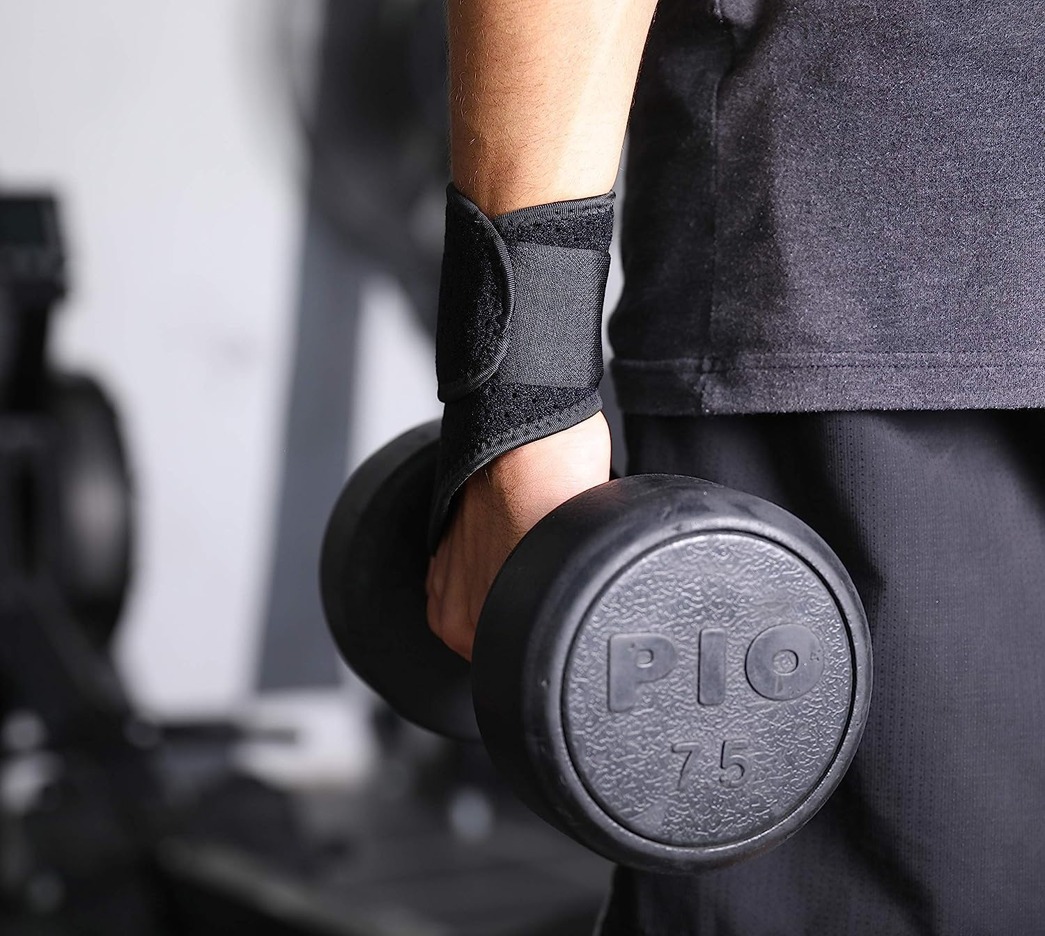 ETHEL 2 Pack Wrist Compression Strap and Wrist Brace Sport Wrist Support for Fitness, Weightlifting, Tendonitis, Carpal Tunnel Arthritis, Pain Relief-Wear Anywhere-Adjustable (Black) image number 4