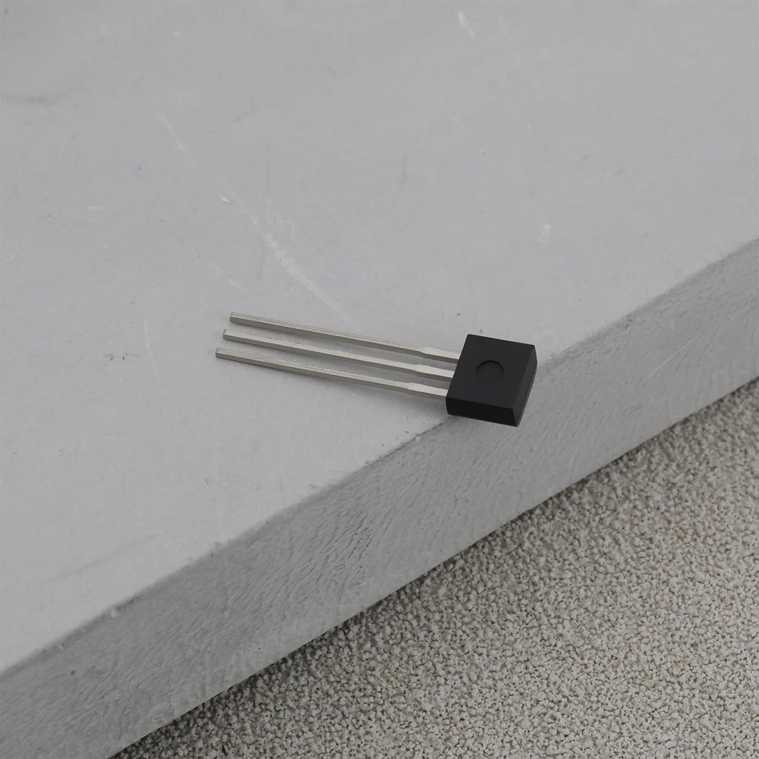 VGOL 4Pcs ZTX651 NPN Silicon Transistor for General Purpose Amplification and Switching Applications image number 2