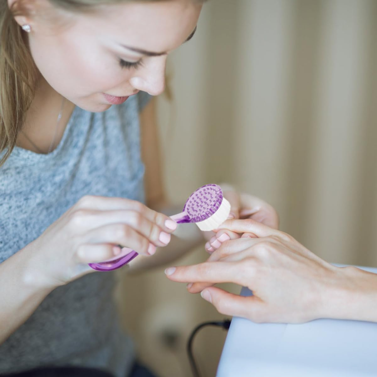 LNQ LUNIQI 4 Colours Nail Brush Dust Brushes Cleaning Brushes Dust Brush Nail Brush Set Nail Dust Brush with round Lid for Hand and Nail Cleaning Beauty (Pink, Blue, Purple, Transparent) image number 6