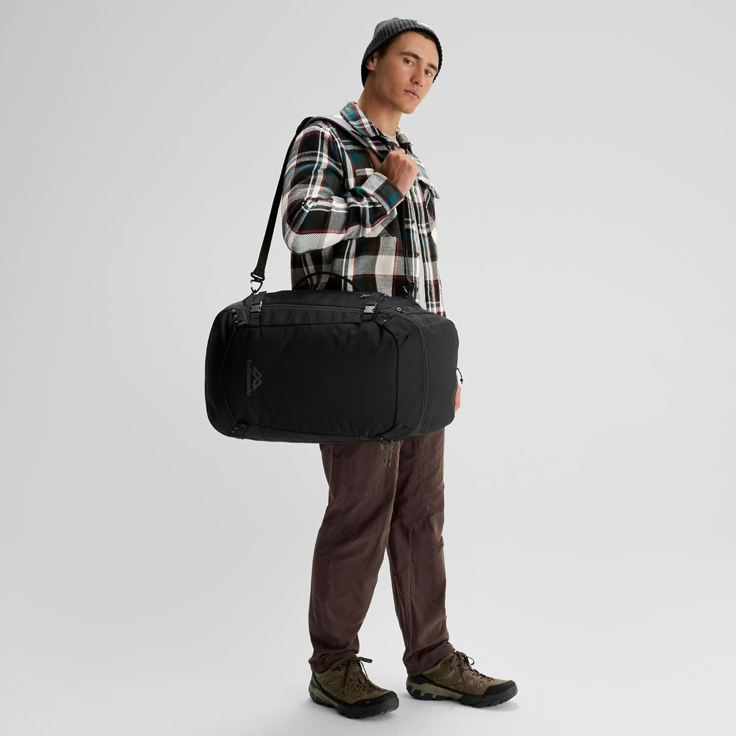 Kathmandu Litehaul Carry on V3 - 38L Black Stingray 38LTR