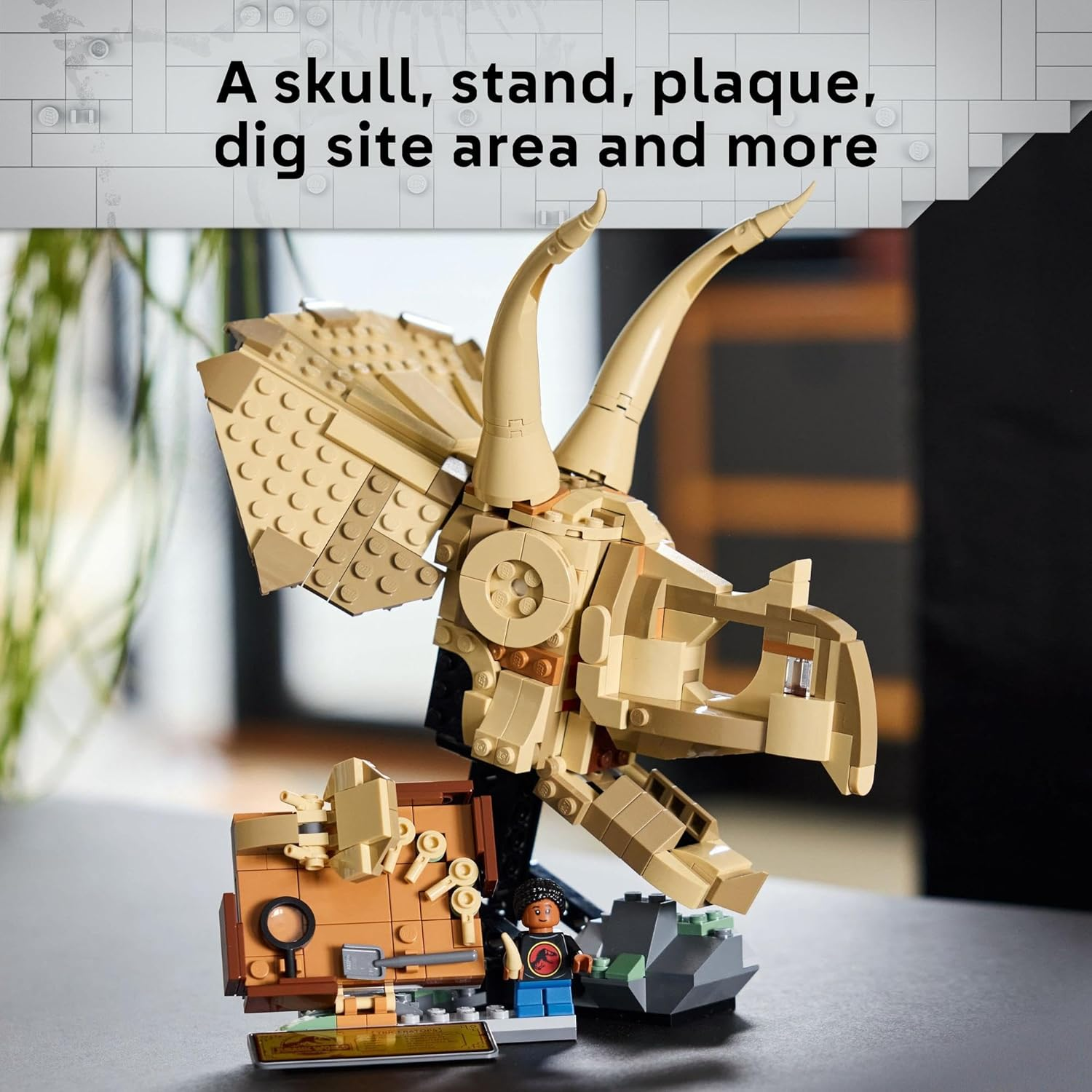LEGO Jurassic World Dinosaur Fossils: Triceratops Skull Dino Toy for 9+ Year Old Boys & Girls, Fossil Model Building Kit with Display Stand, Kids Toy Construction Set for Imaginative Play 76969 image number 3