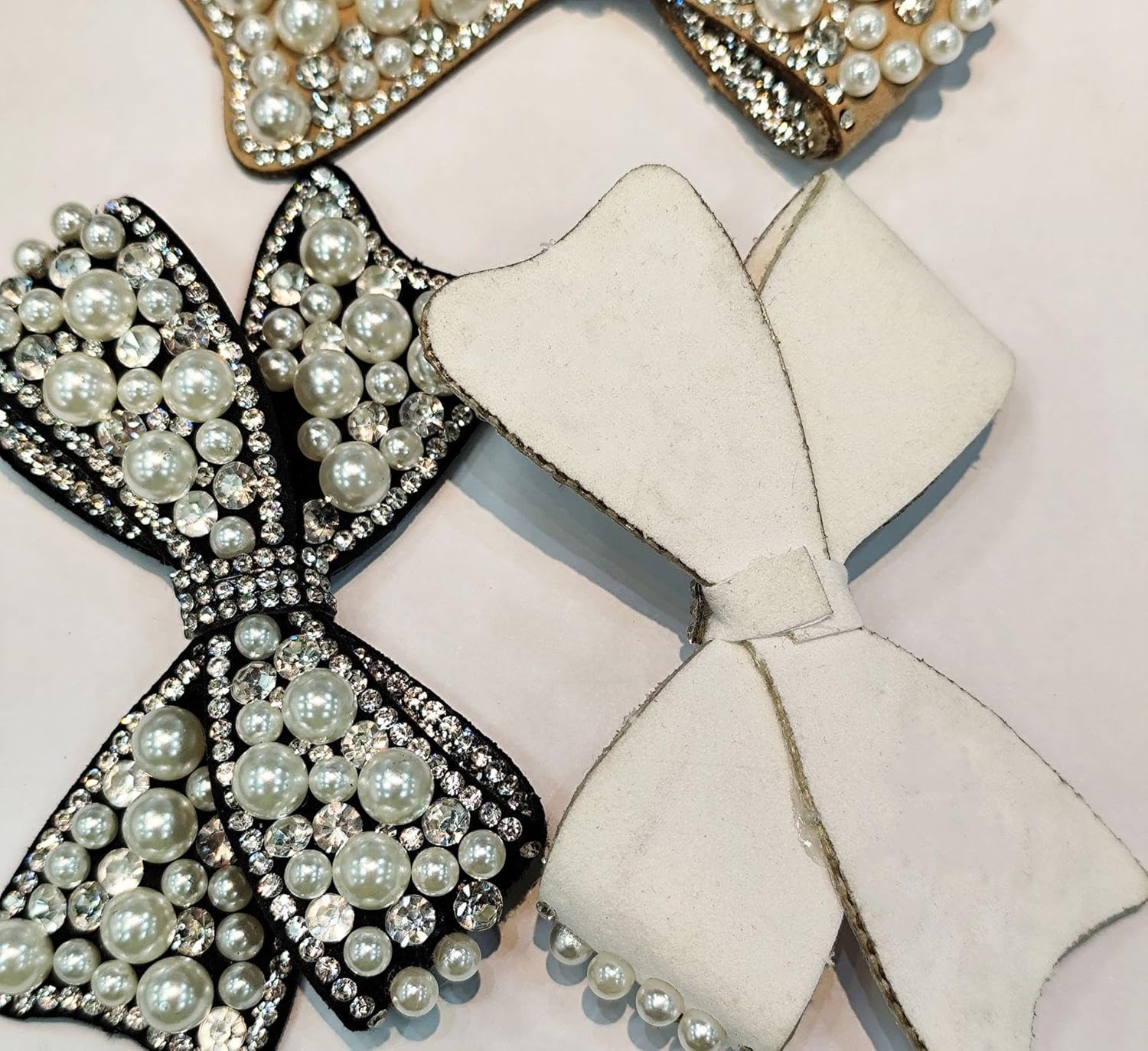 1 Pair Pearl Bow Shoe Clips Wedding Bow Shoe Buckles Bridal Removable Shoe Clips Bowknot Shoe Buckle Clothing Hair Decorations for Women Party Heels Flats Pumps Craft (White, One Size)