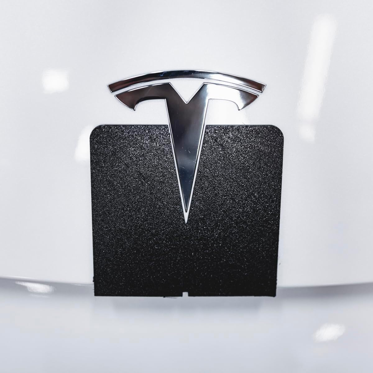 XPEL Tesla Model 3 / Model Y Hood Emblem Alignment Tool image number 1