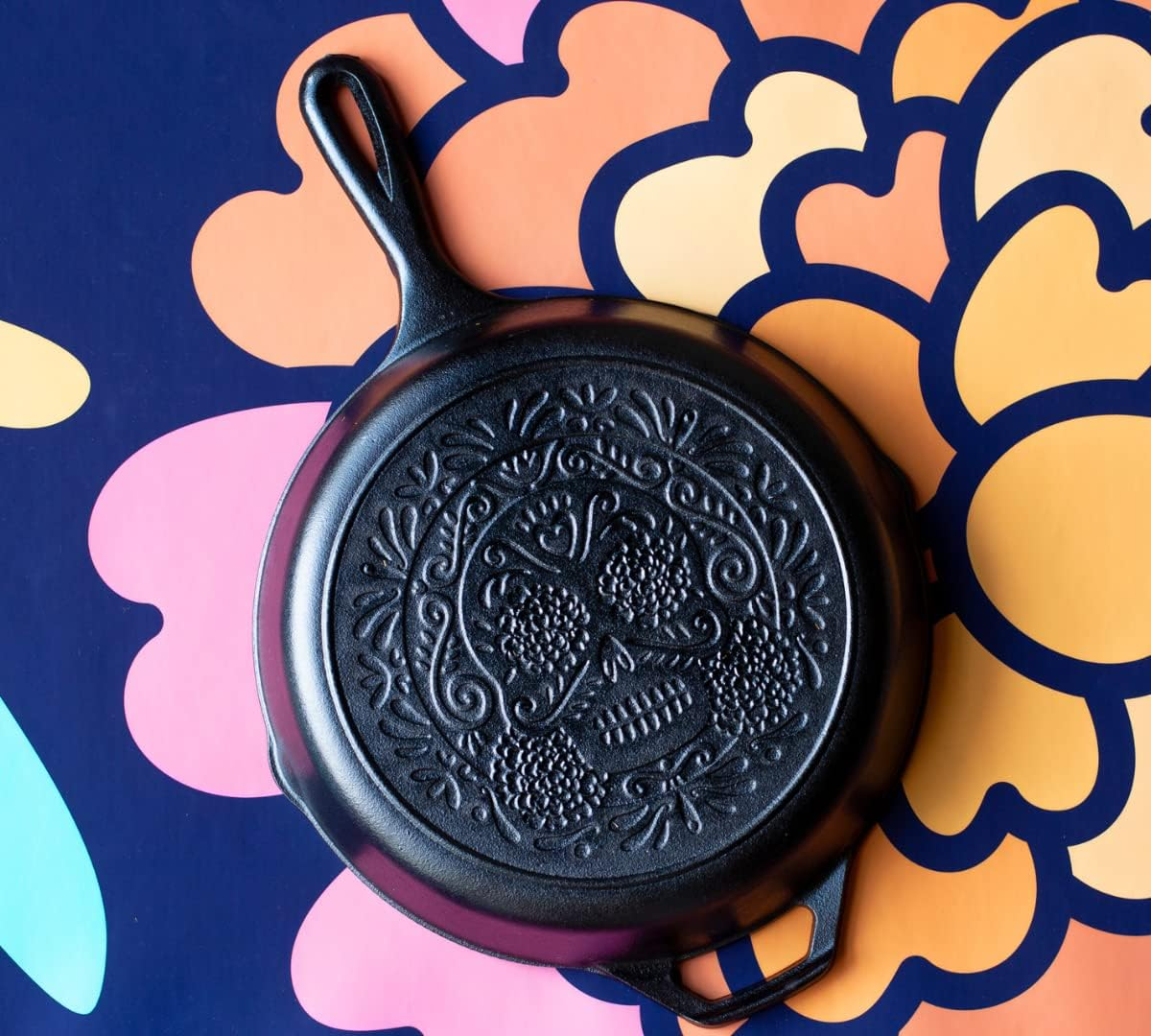 Lodge Seasoned Cast Iron Sugar Skull Skillet, Black, 10.25 Inch image number 2