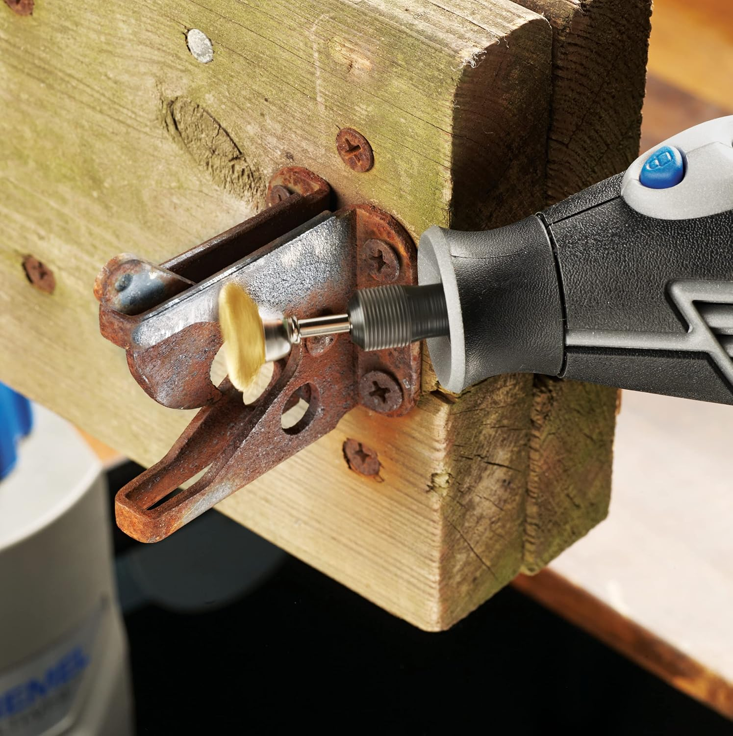 Dremel 536 Brass Brush Accessory Set, 2 Brushes (13 Mm) for Cleaning Soft Metals like Gold, Bronze or Copper image number 3