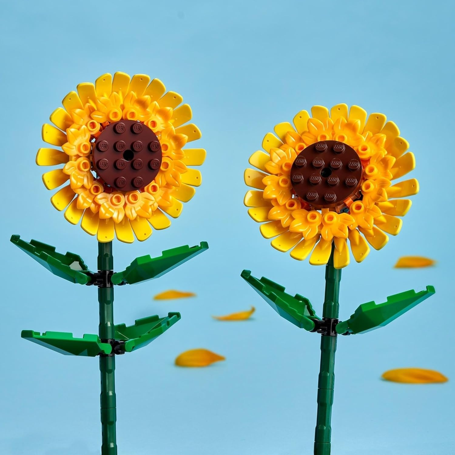 LEGO Botanicals Sunflowers, Yellow Artificial Flowers, Compatible with Bouquets from the Botanical Collection, Home or Office Decor, Toy Flower Garden Building Set for 8+ Year Old Kids & Adults 40524 image number 6