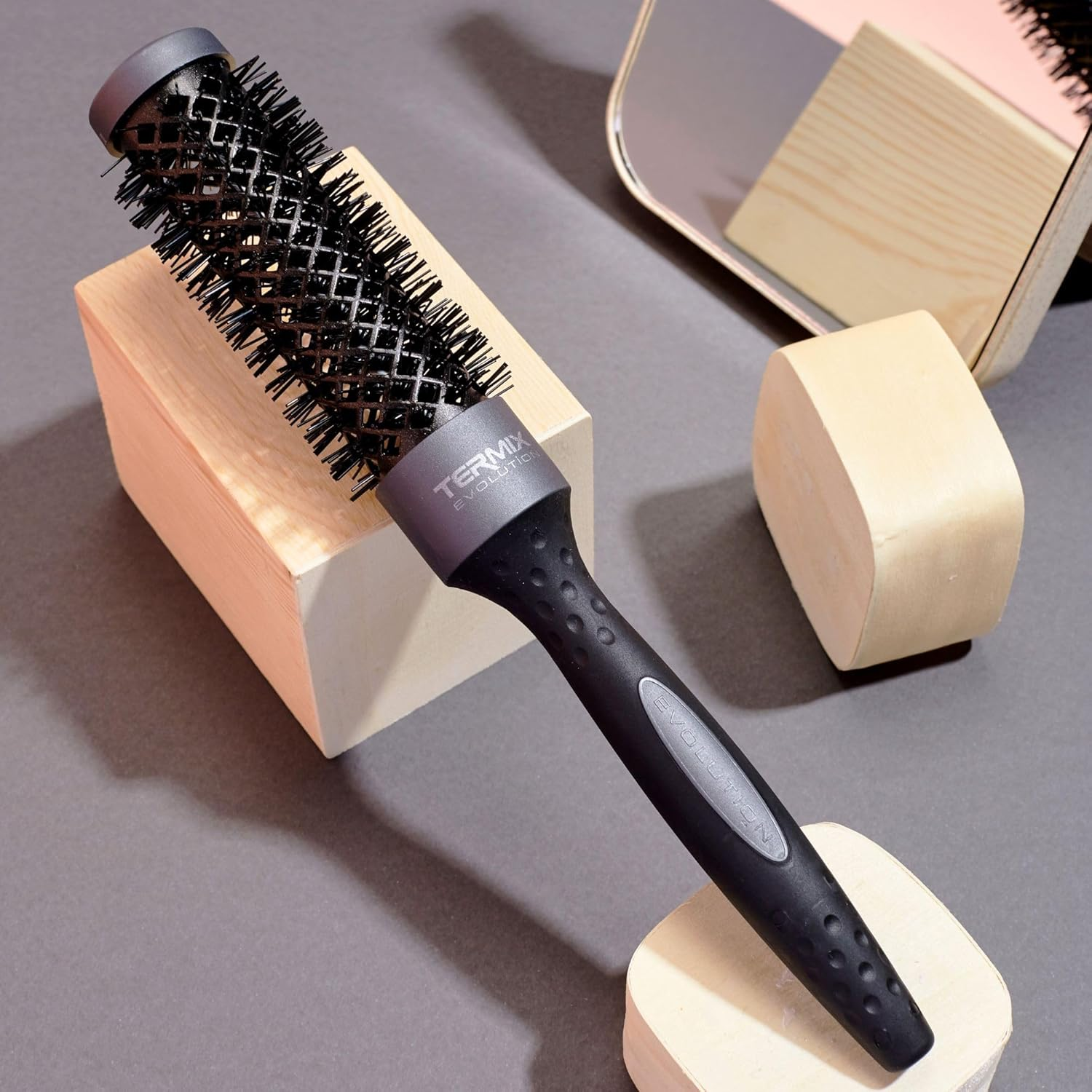 Pack Termix Evolution plus - Hairbrushes for Thick Hair with Ionized Bristles for Thick and Difficult to Manage Hair- It Includes 5 Diametres &Oslash; 17, 23, 28, 32 Y 43 Mm image number 6