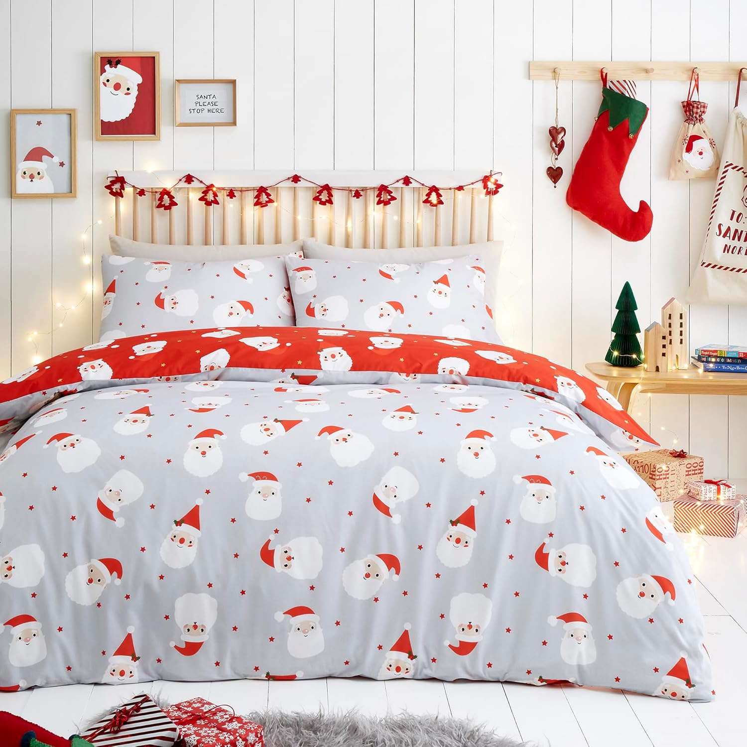 Fusion - Happy Santa Claus Duvet Cover - King Bedding Size (230 X 220Cm) - Reversible (2 Colours) 2X Pillowcases Included - Easy Care Red Christmas Bedding with Father Christmas - Christmas Decor image number 4