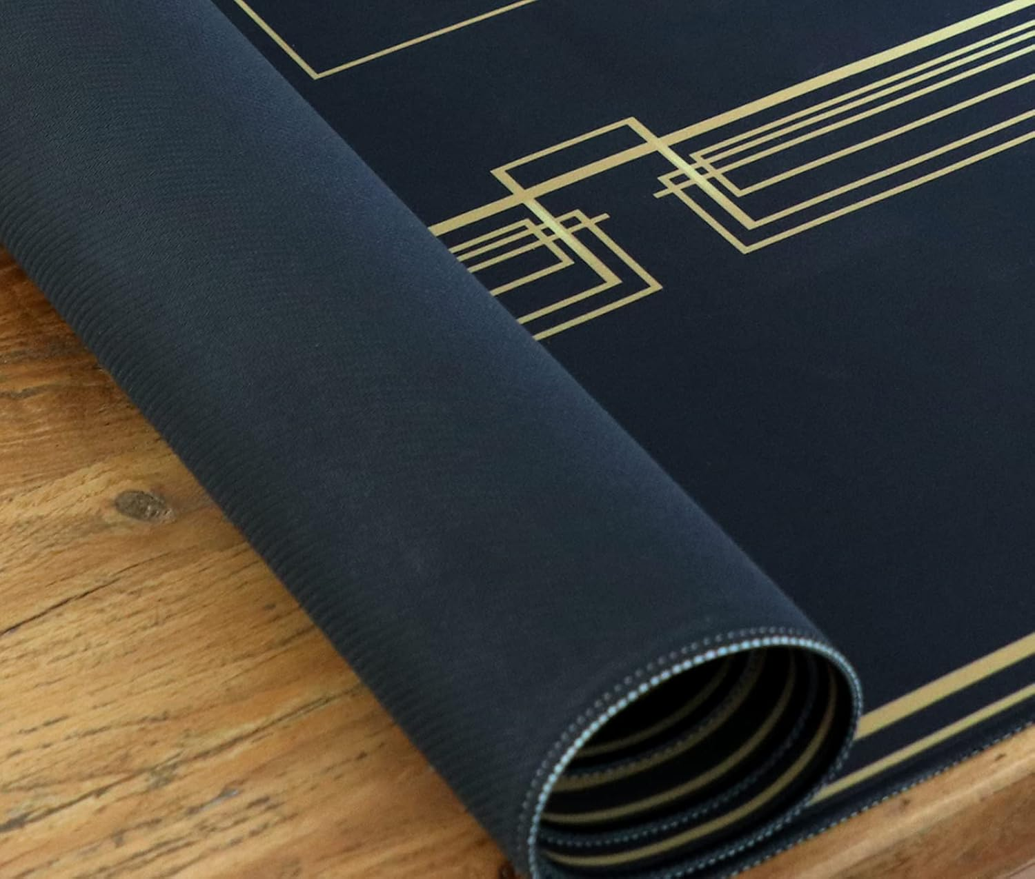 Club Noir Texas Hold'Em Poker Mat | Black Gold, Large 180X90 Cm, Card Spots, Carry Bag, Premium Gaming Essential image number 3