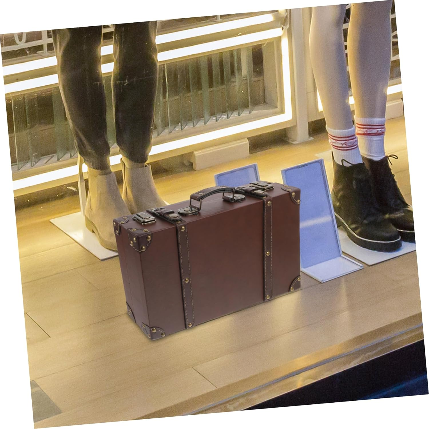 AKOOSY Vintage British Leather Trunk Suitcase Decorative Storage Box with Spacious Interior for Clothing Store Display Photo Shoot Prop Retro Luggage for Stylish Home and Travel Use image number 4