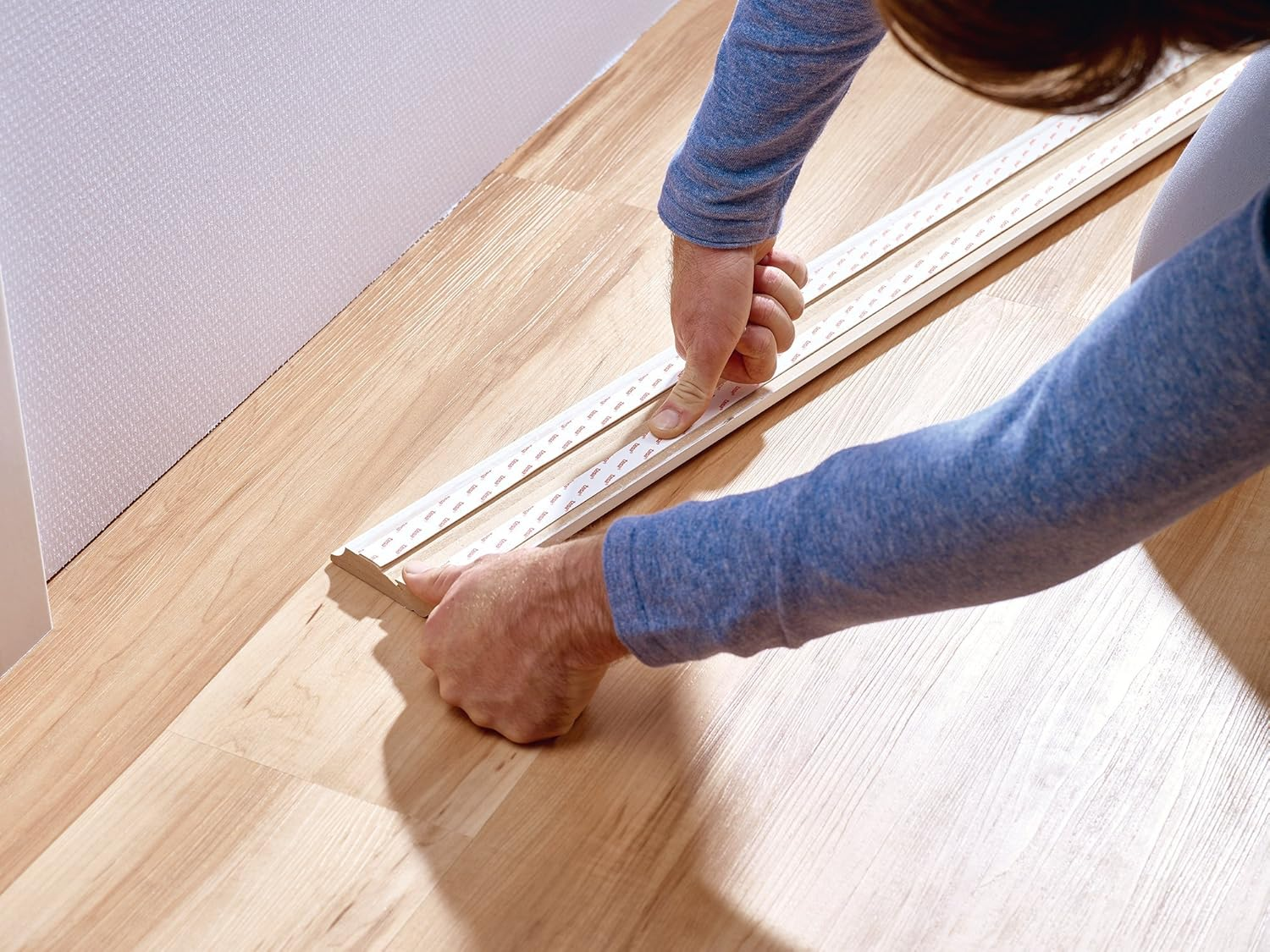 Tesa UK Mounting Tape for Wallpaper & Plaster 10Kg/M image number 6