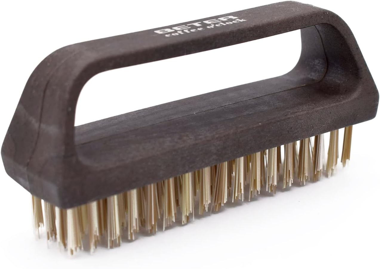 Beter - Nail Brush, Elbaorated with Recycled Plastic - Coffee O'Clock Model image number 1