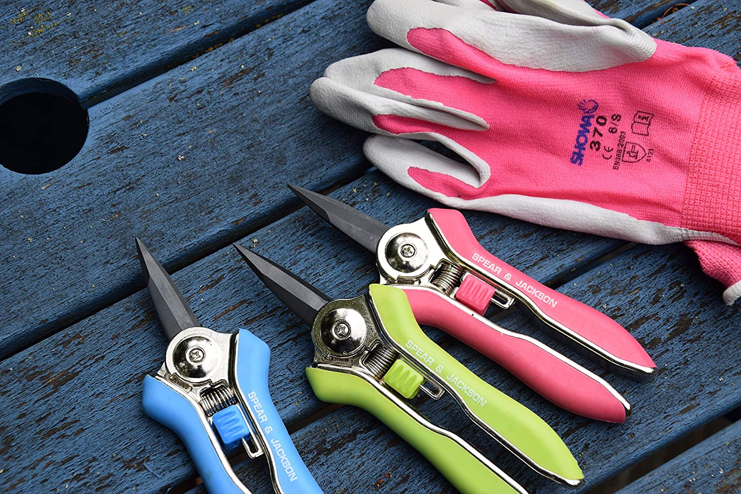 Spear & Jackson 56418P Pink Garden Snips - Green image number 3