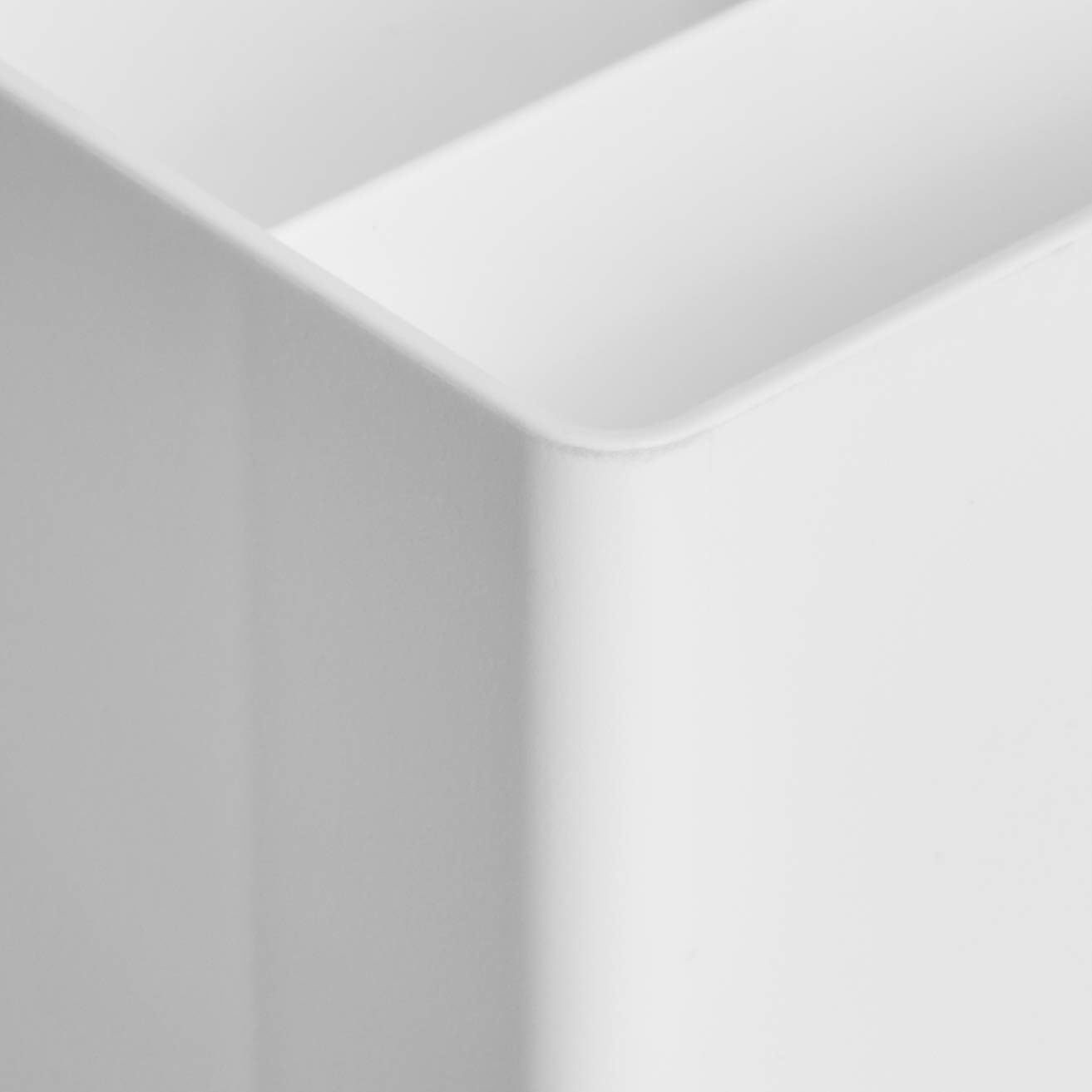 Amazon Basics Plastic Desk Organizer - Pen Cup, White image number 1