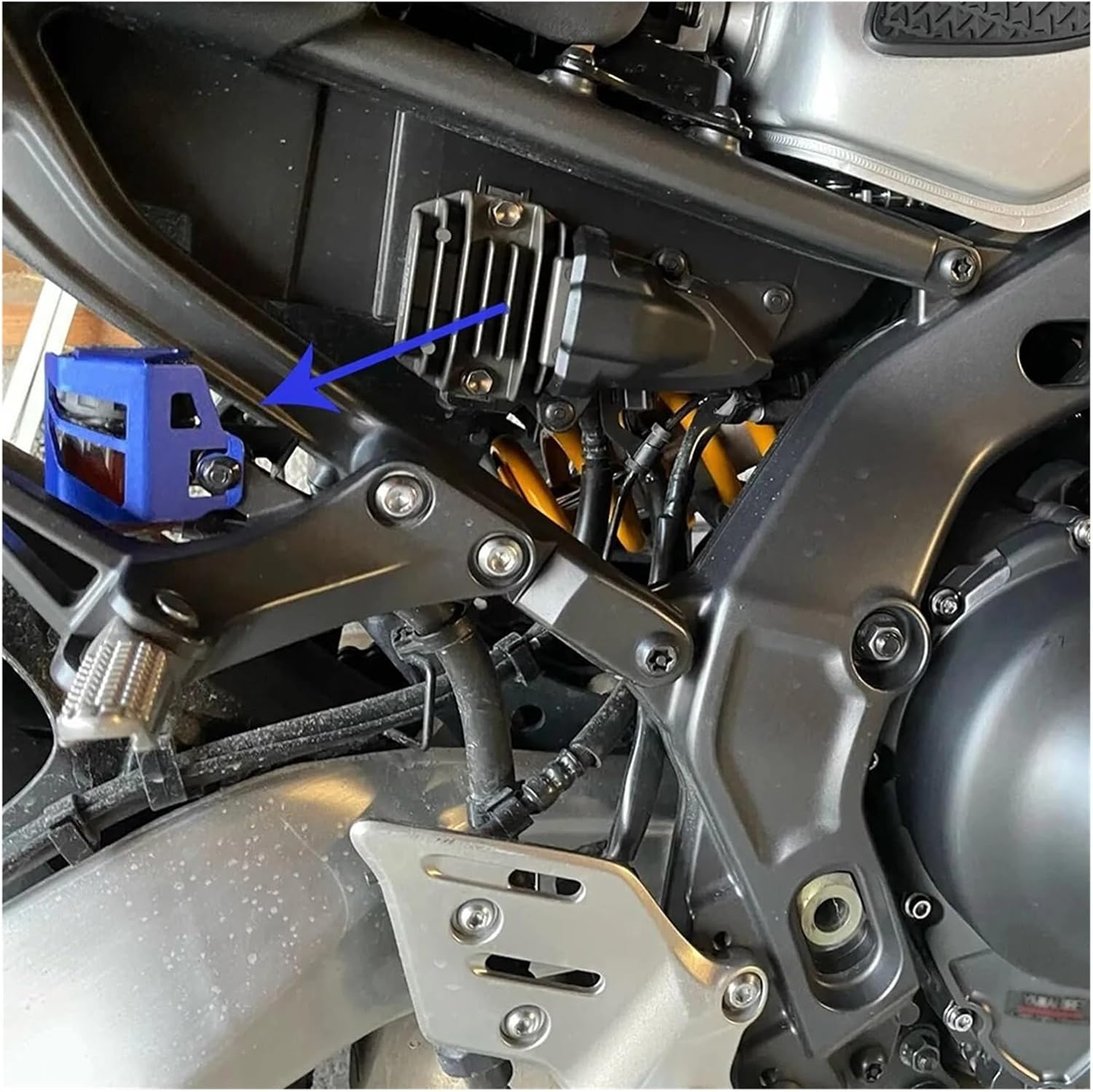 Compatible with R3 YZF-R3 YZFR3 2015-2024 Motorcycle Front Rear Brake Fluid Reservoir Cap Cylinder Cover Guard Oil Filler Cap R3(A-Grey) image number 3