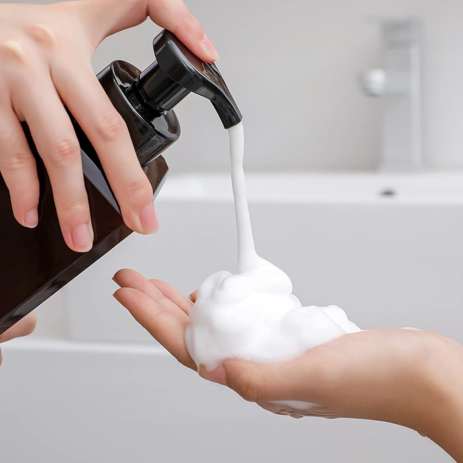 UUJOLY Foaming Soap Dispenser 1L (33.8Oz) Refillable Plastic Pump Bottle for Liquid Soap, Shampoo, Body Wash (2 Pcs) (Amber) image number 1