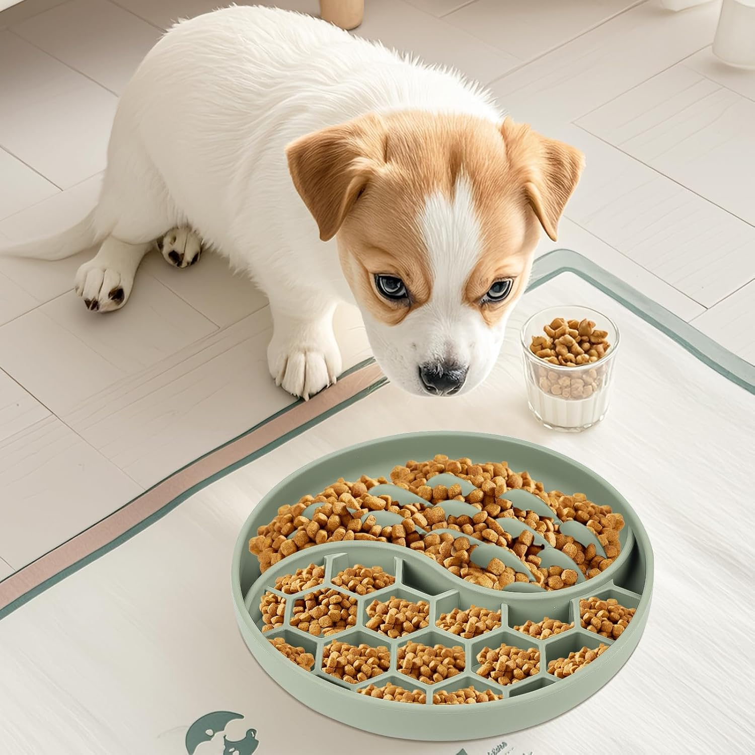 Anti-Sling Bowl for Dogs and Cats, Slow Feeder Cat Wet Food, Slow Feeding Cat Bowl, 20 Cm Lick Mat for Dogs with Large Suction Cups for Cats and Small Dogs image number 6