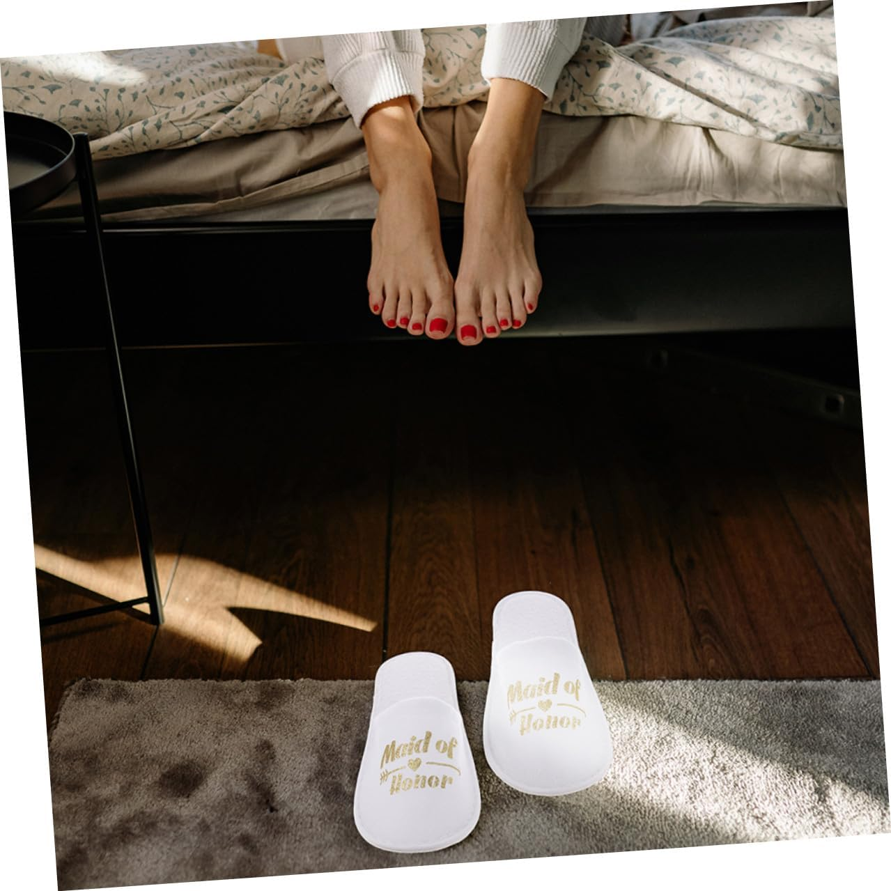 Gatuida Disposable Gold Maid of Honor Wedding Slippers for Bridesmaids, 2 Pairs Fabric Party Footwear with Gold Foil Lettering, Non-Slip Cloth Slippers for Bridal Shower and Pajama Party image number 6