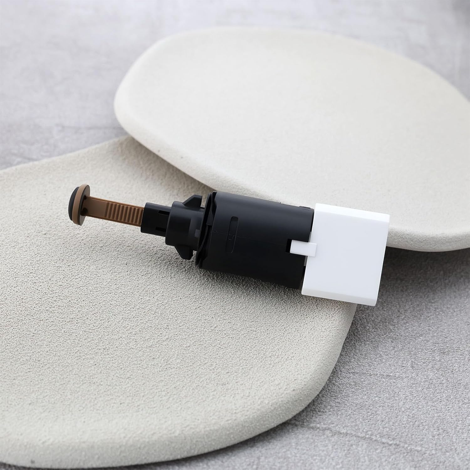 Car Brake Light Switch Button 9643478880 Compatible with Peugeot 206 307 SW image number 3