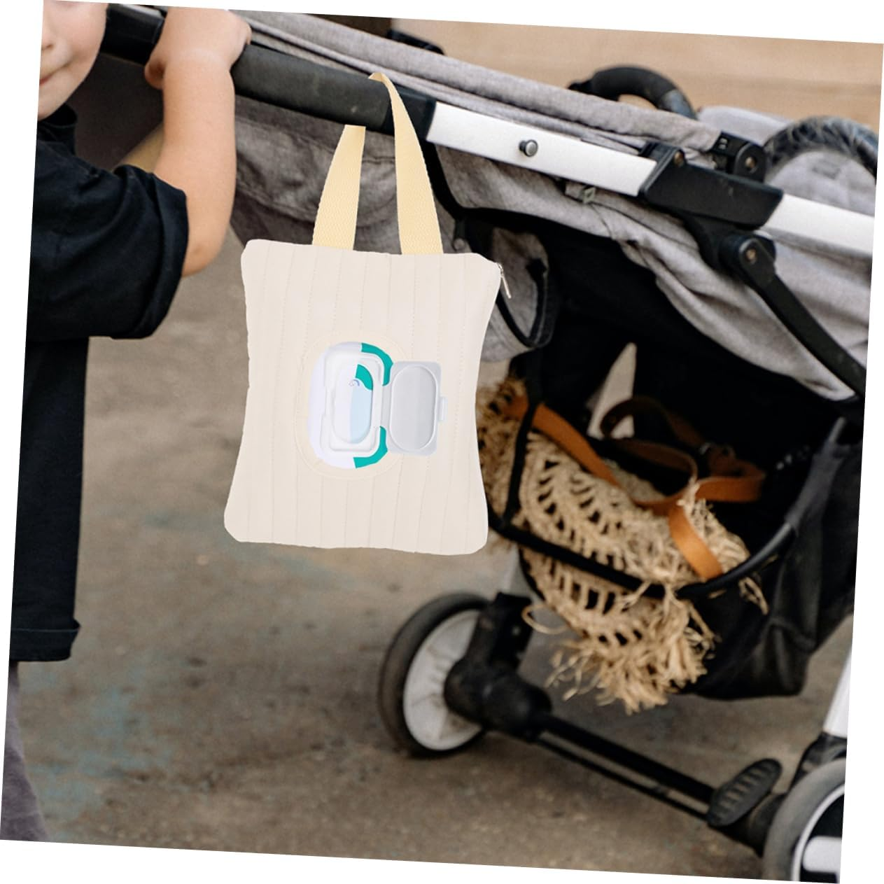 2Pcs Portable Wipes Dispenser Travel Wet Wipes Holder Lid Diaper Bag Tissue Holder for Fresh Use image number 2