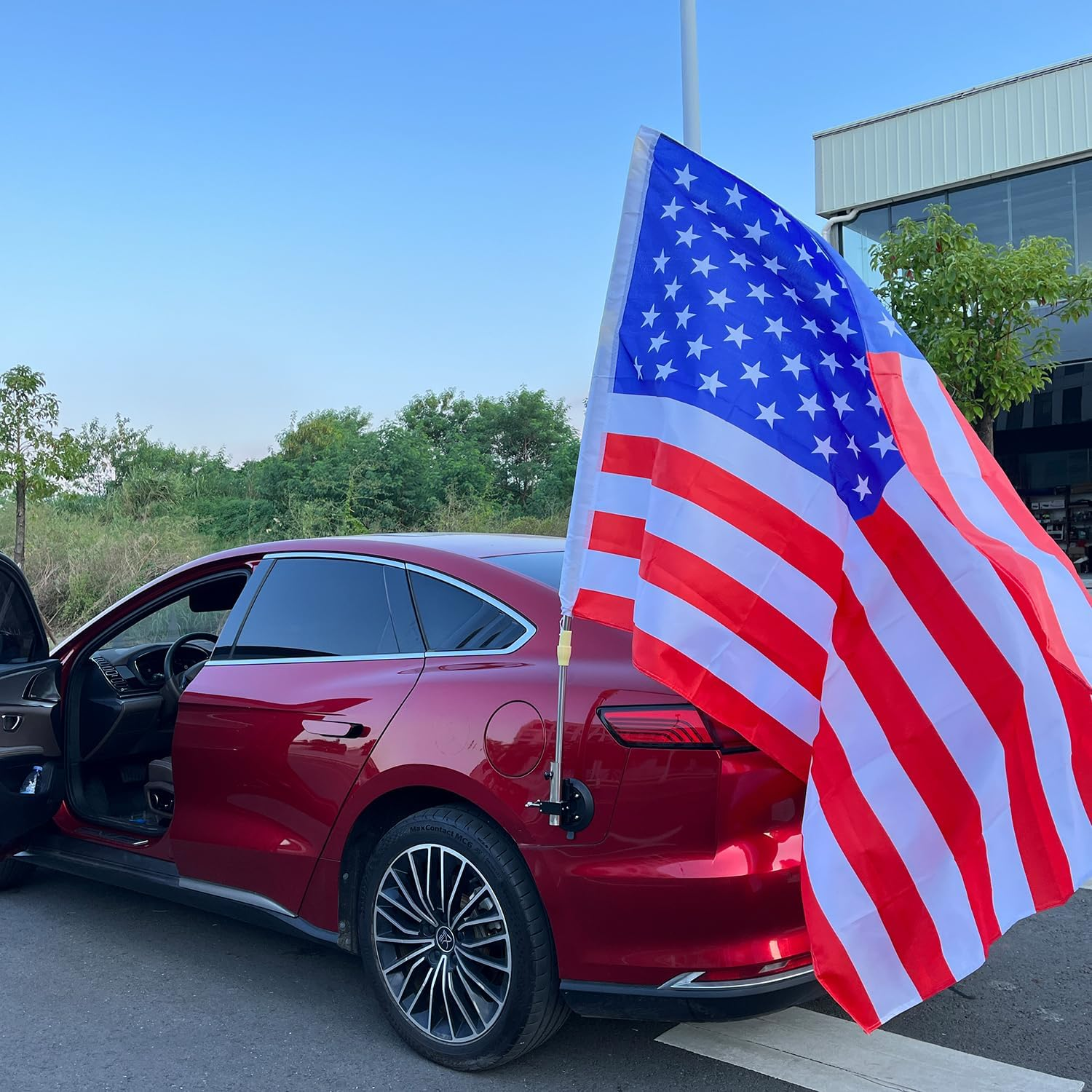 Flag Pole Mount for Truck - Flag Suction Cup for Car, Reusable Suction Cup Flag Pole Mount, No Drill Suction Cup Flag Holder with Strong Suction, Load Capacity 260 Pounds, 1 Pack image number 5