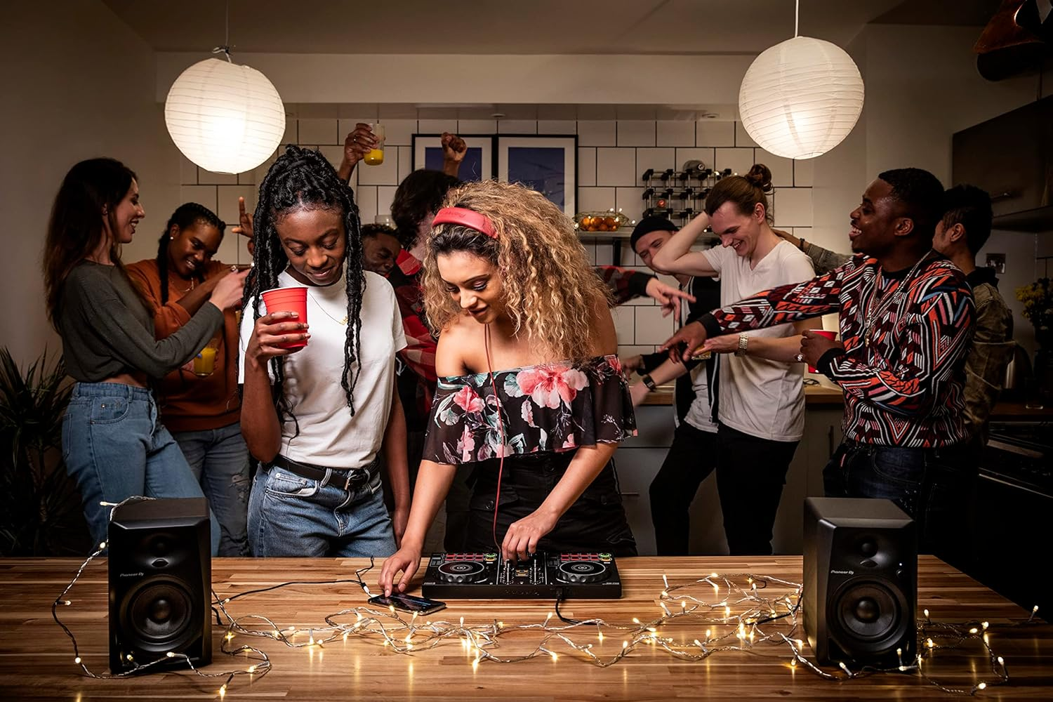 Pioneer DJ DDJ-200 Smart DJ Controller, Black image number 6