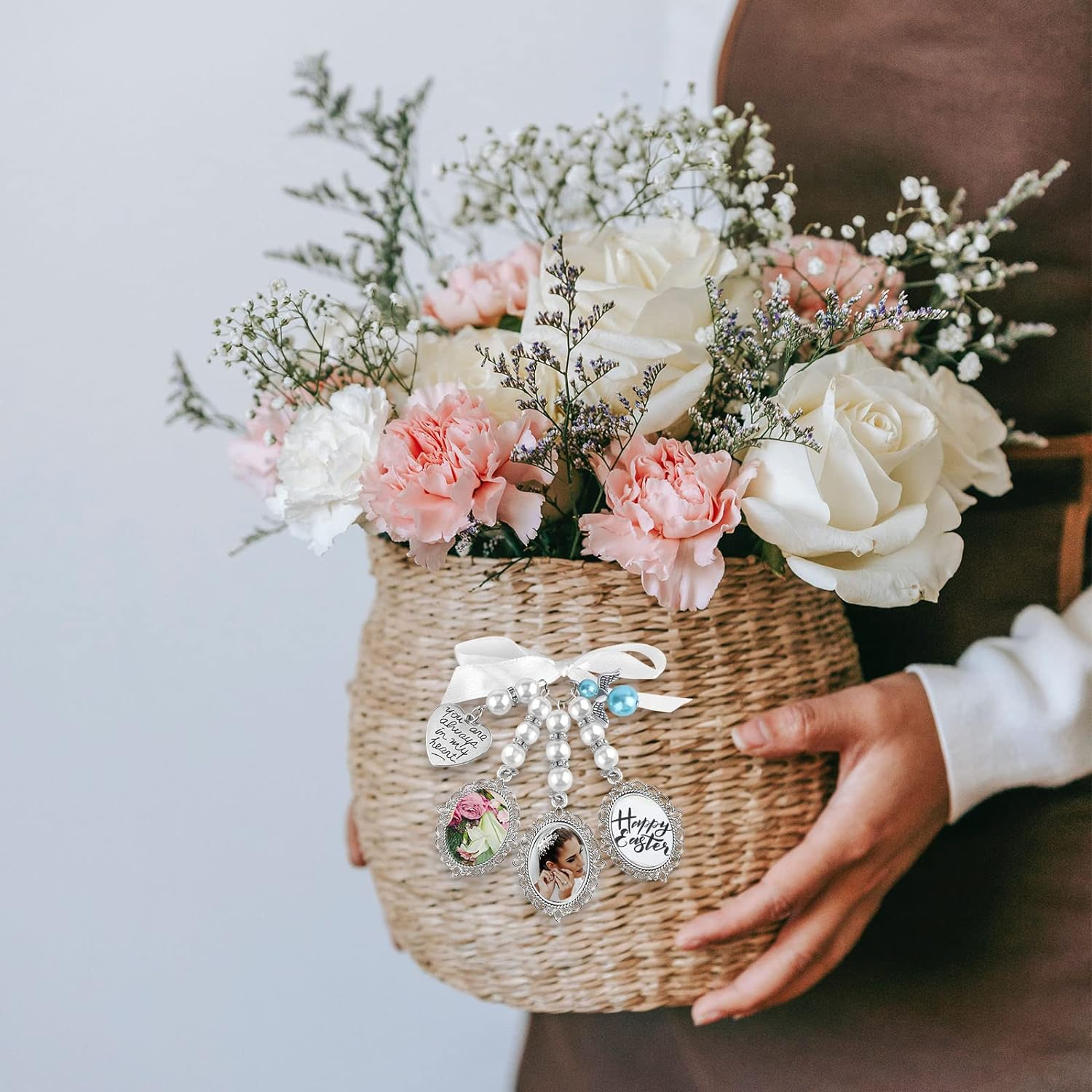 SAVITA 1Pc Wedding Bouquet Photo Charm with 3Pcs Picture Frames 3Pcs Oval Glass Cabochons Aesthetic Bridal Bouquet Charm Holders with Bow-Knot Rhinestone Pearl Heart Styled Pendent for Bridal Shower image number 5