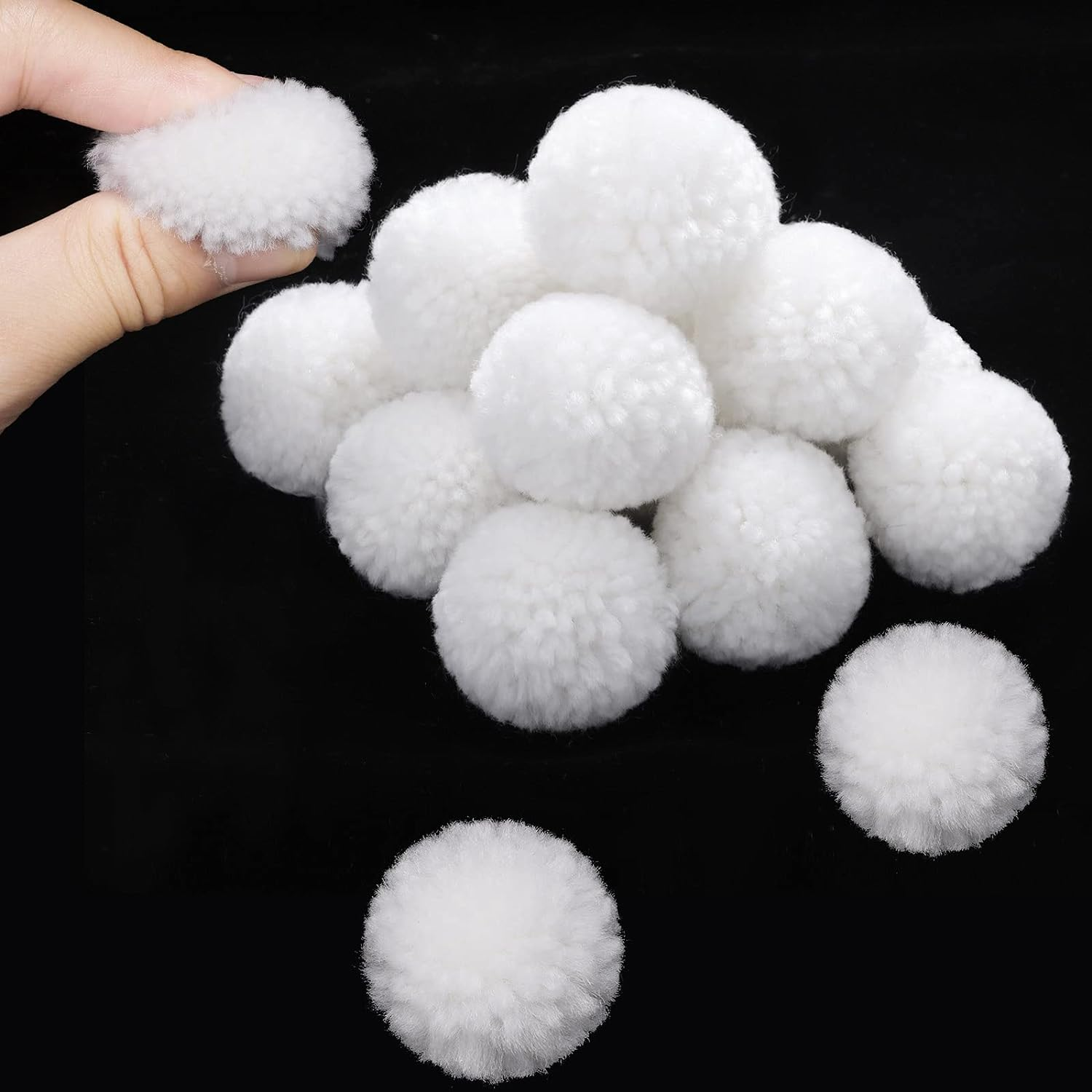 Syhood 20 Pcs Christmas Yarn Pom Poms Balls for DIY Handmade Crafts Fuzzy Pompoms for Christmas DIY Hats Thanksgiving Party Holiday Hanging Home Decorations(1.5 Inch,White) image number 6