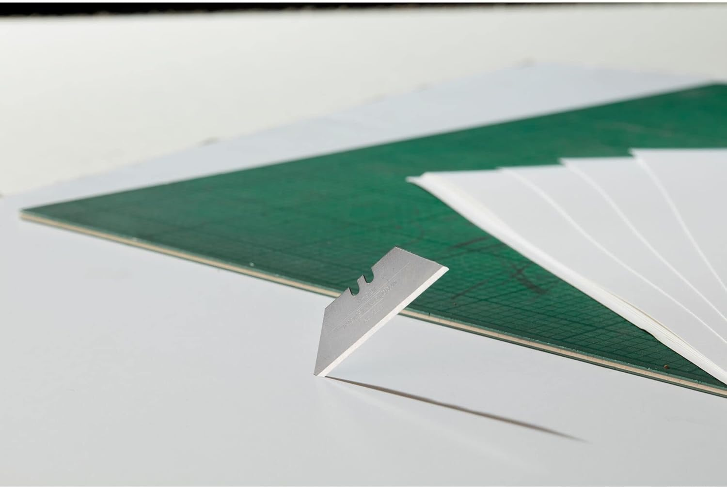 Stanley Heavy Duty Knife Blade 5-Pieces image number 3