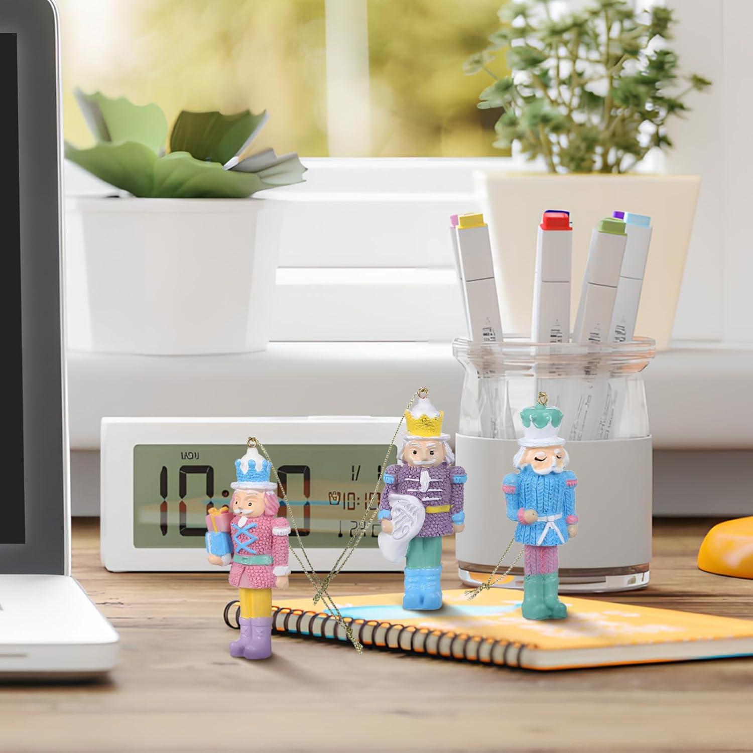 Healeved 4Pcs Colorful Resin Nutcracker Ornaments Figures Nutcracker Christmas Decorations for Holiday Home Tree Decoration image number 4