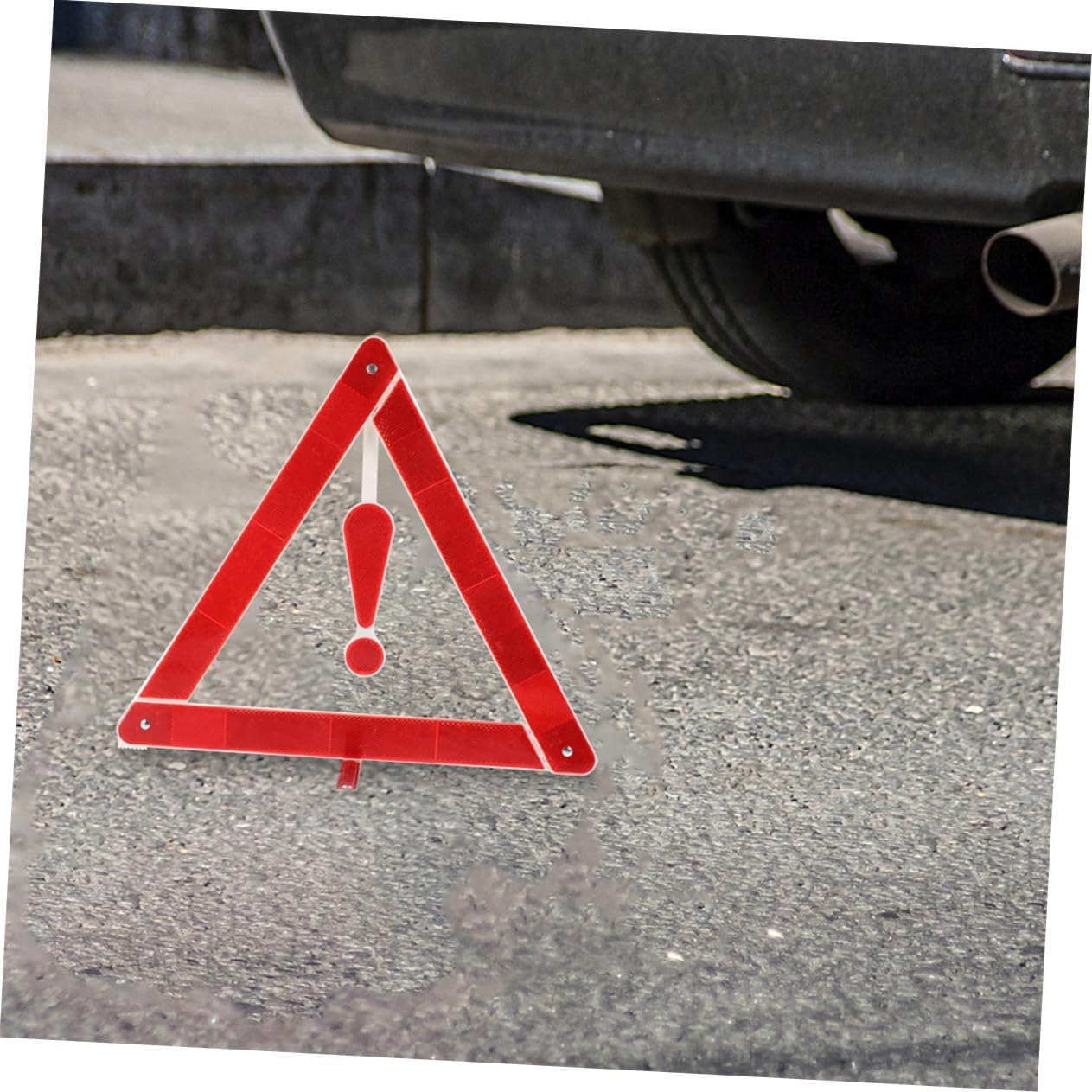 Reflective Car Warning Triangle Emergency Road Safety Sign for Breakdown and Maintenance Design for Vehicle Trunk Storage High Visibility Emergency Triangle for Roadside Safety