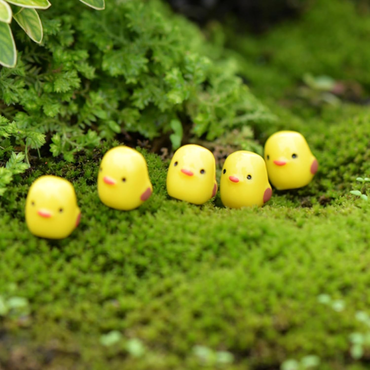 Cute Mini Chickens Car Dashboard Accessories Fun Chicks Car Rearview Mirror Decor Car Mirror Interior Ornaments, Fairy Garden Landscape Decor Home Decor Car Gifts - White, Yellow, Red image number 3