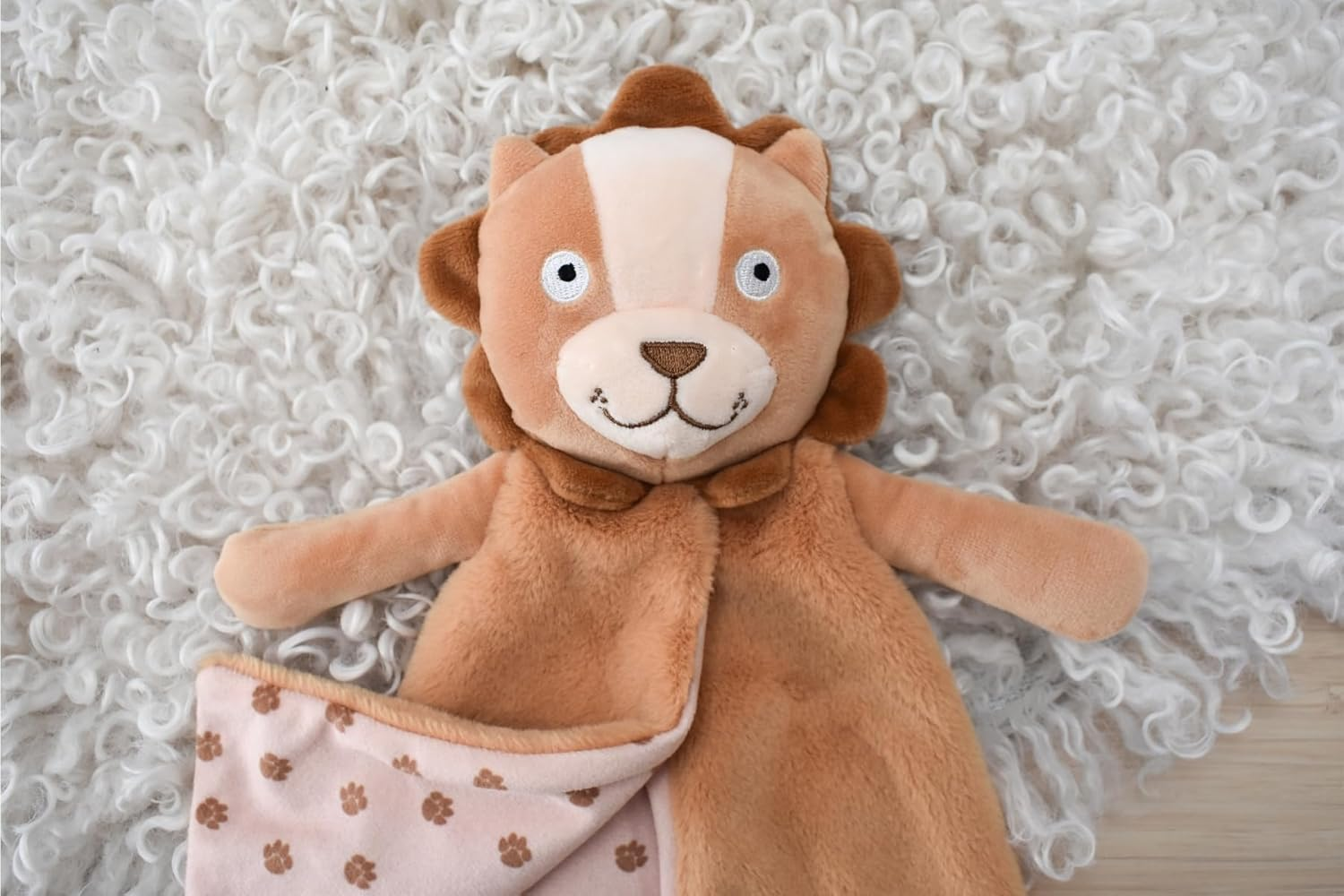 Koala Dream - CY20064 - Snuggle Buddy HUGSWORTH Lion Blanket - Soft and Cuddly Companion for Cozy Nights image number 1