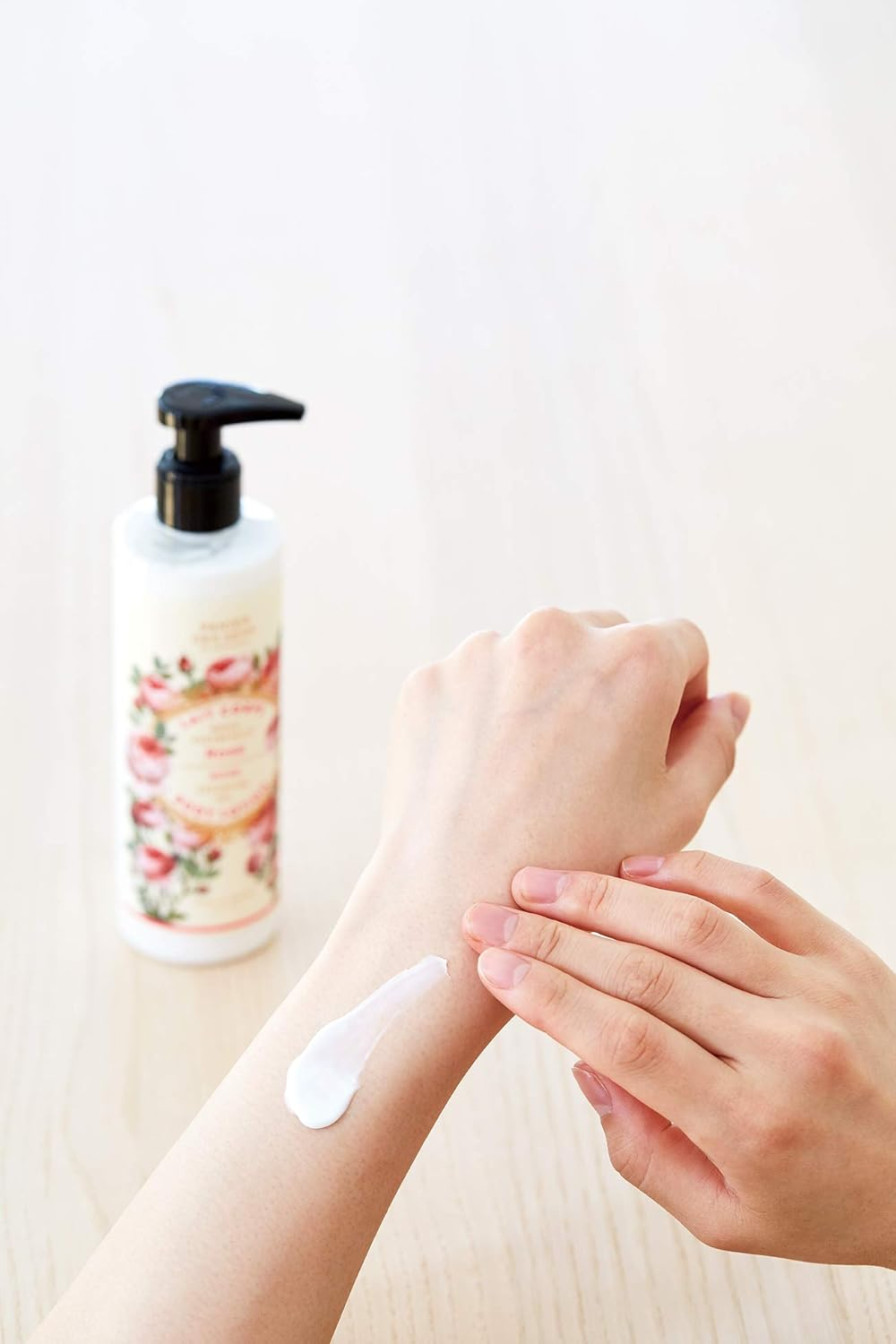 Panierdessens Panierdessens Essentials CA Body Milk Rose Body Cream, Diameter 2.0 X Height 7.3 Inches (50 X 185 Mm) image number 4