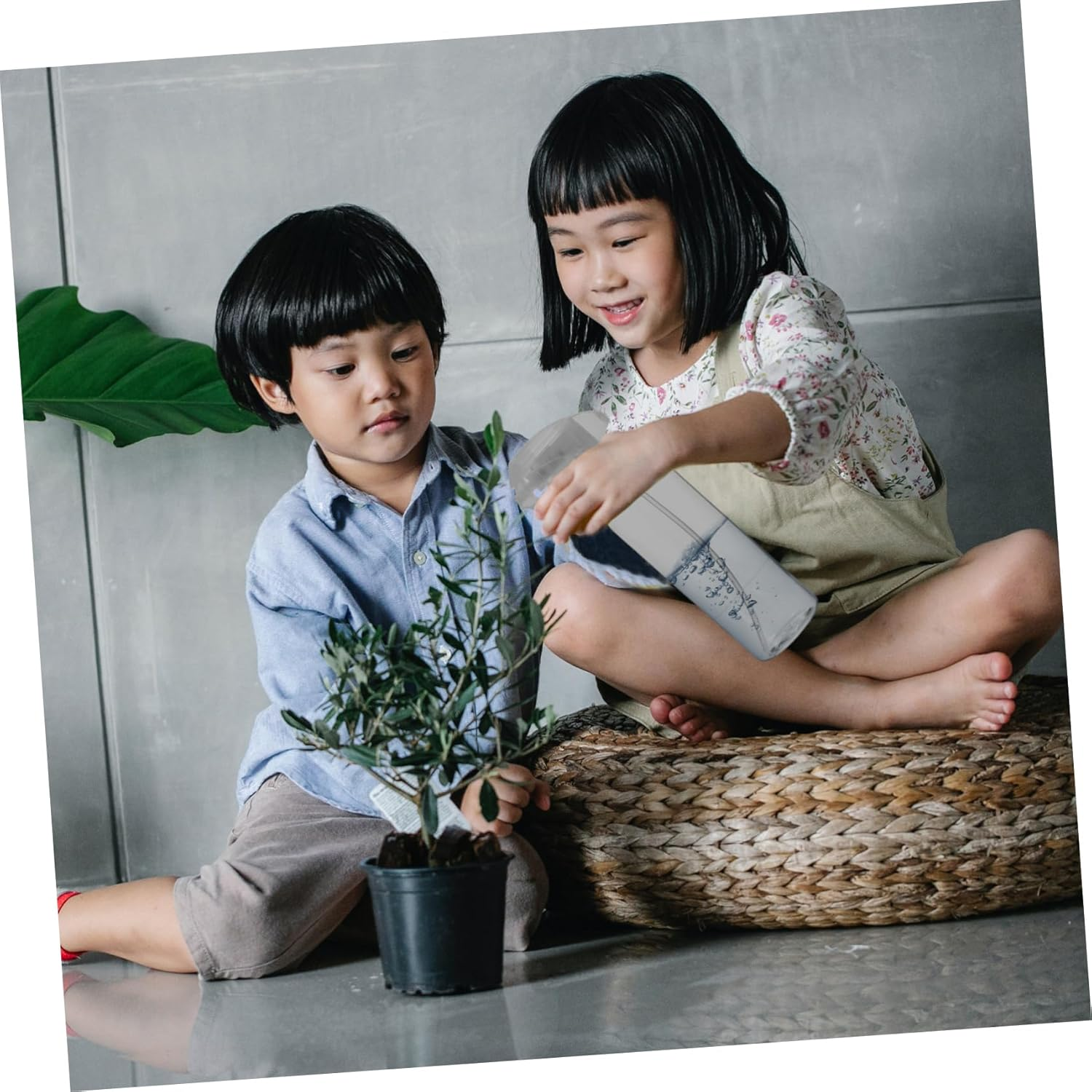 Outanaya 2Pcs Spray Bottle Water Sprayer for Plants Refillable Plastic Gardening Supplies Garden Use image number 6